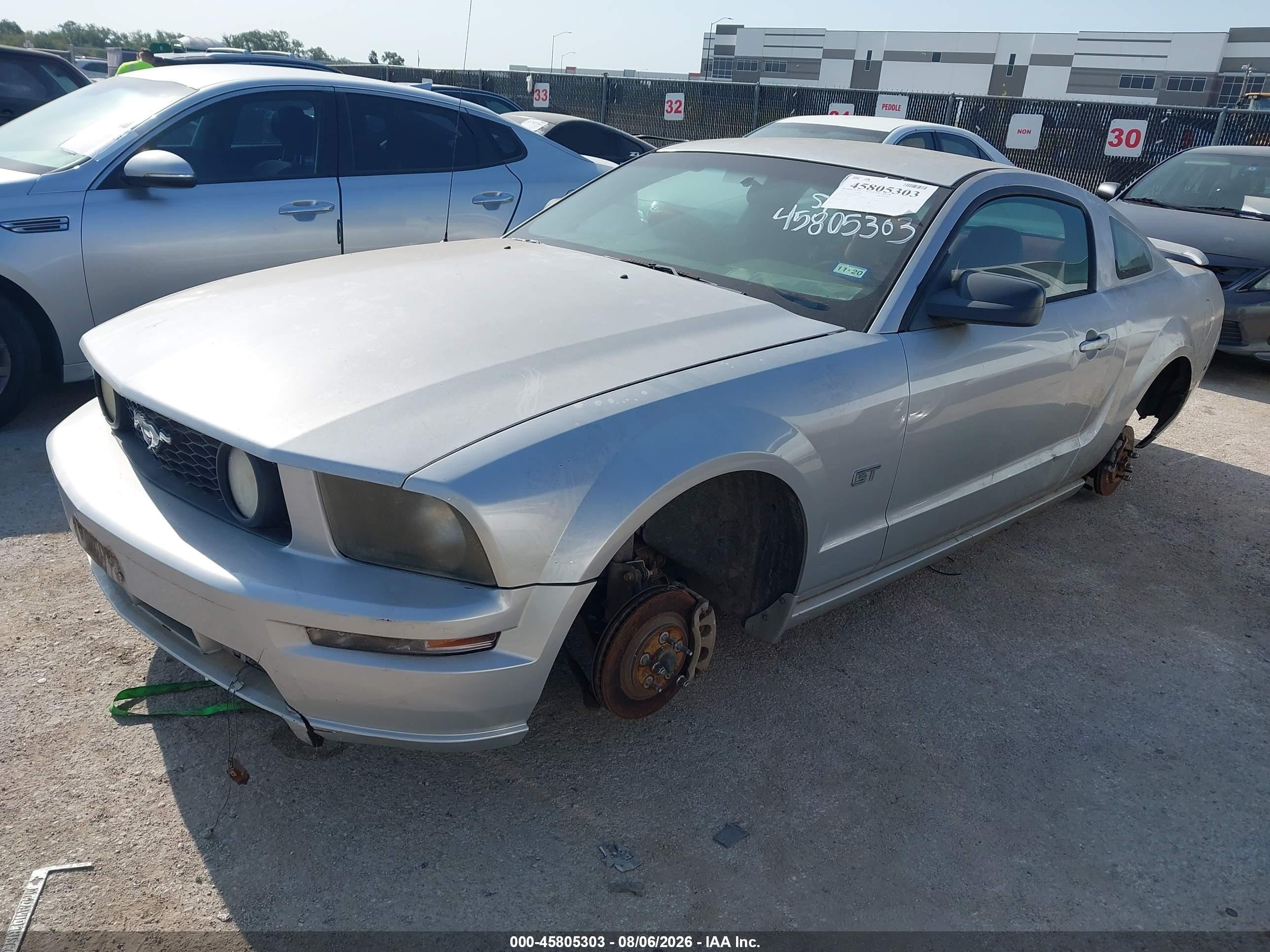 2005 Ford Mustang Gt Deluxe/gt Premium Silver vin: 1ZVFT82H555112951