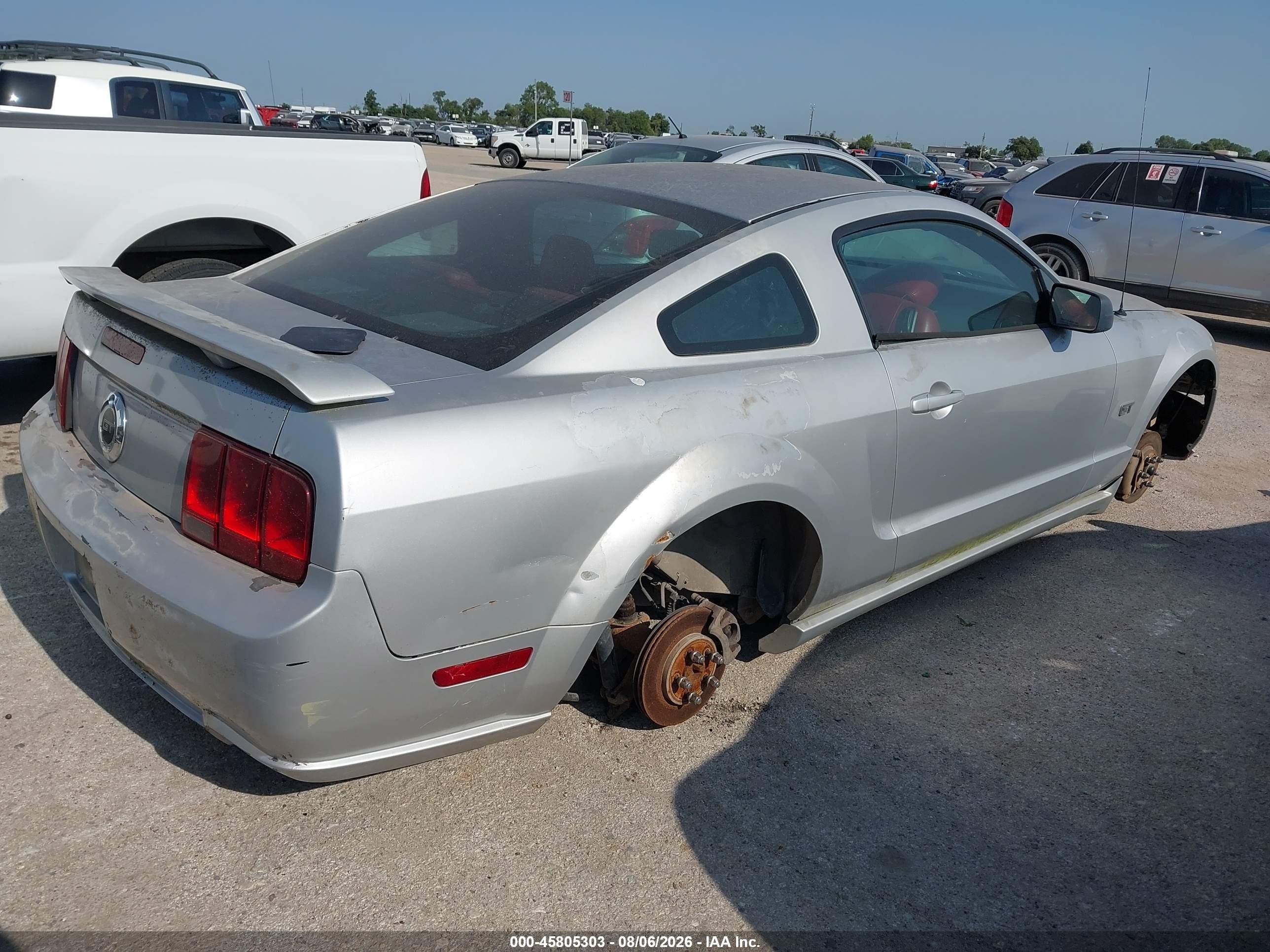 2005 Ford Mustang Gt Deluxe/gt Premium Silver vin: 1ZVFT82H555112951