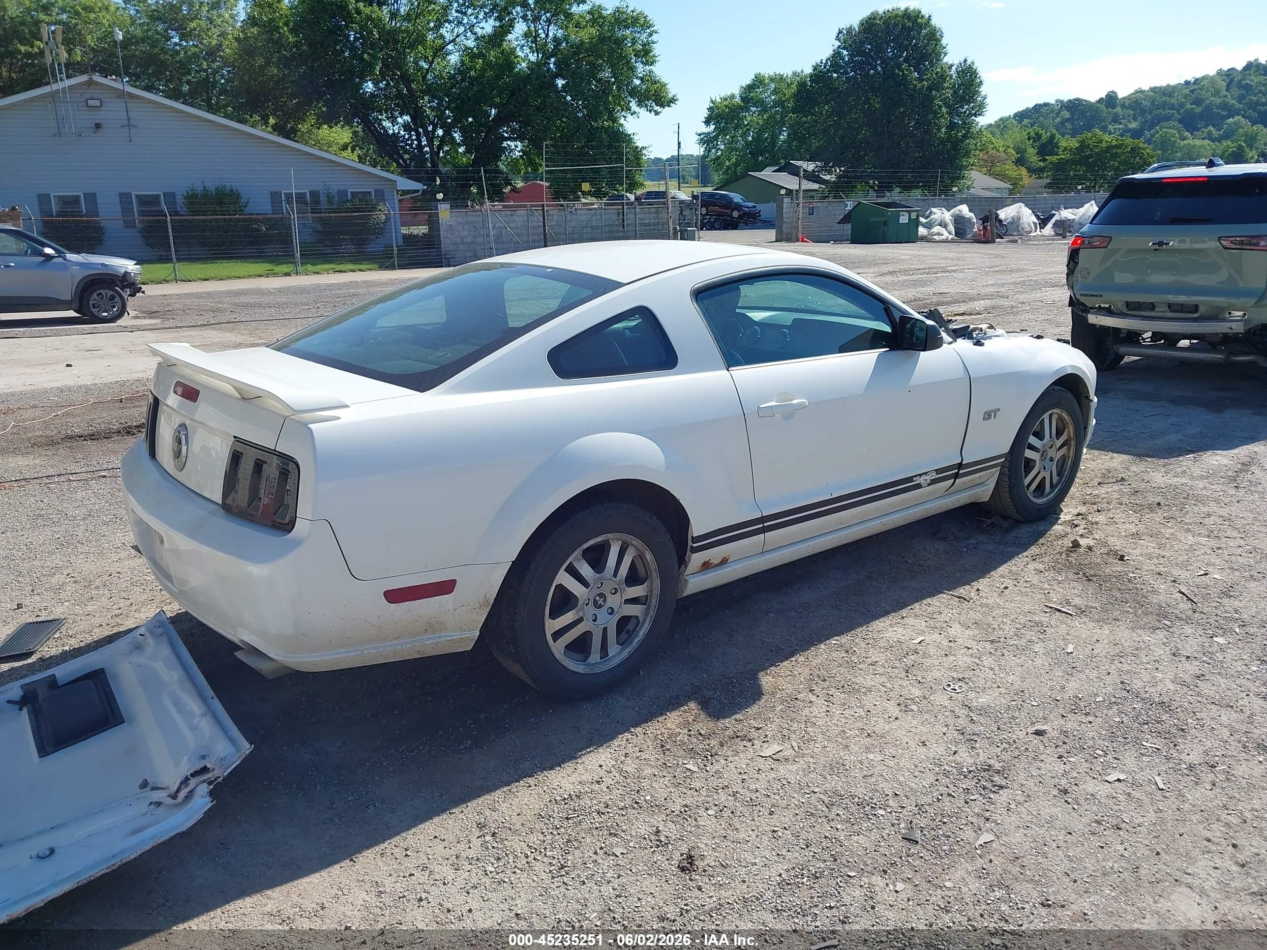 2006 Ford Mustang Gt White vin: 1ZVFT82H565205101