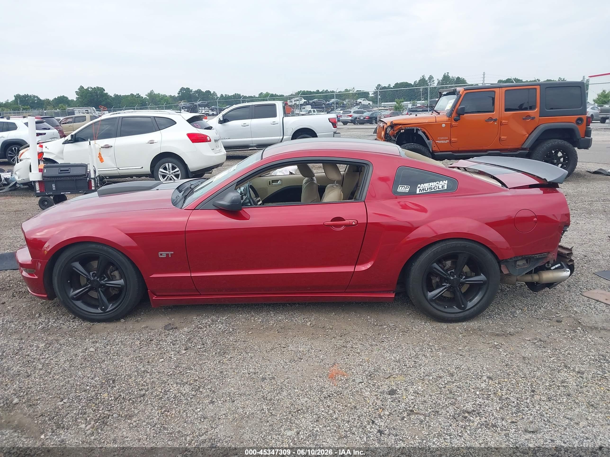 2007 Ford Mustang Gt Deluxe/gt Premium Red vin: 1ZVFT82H575363732