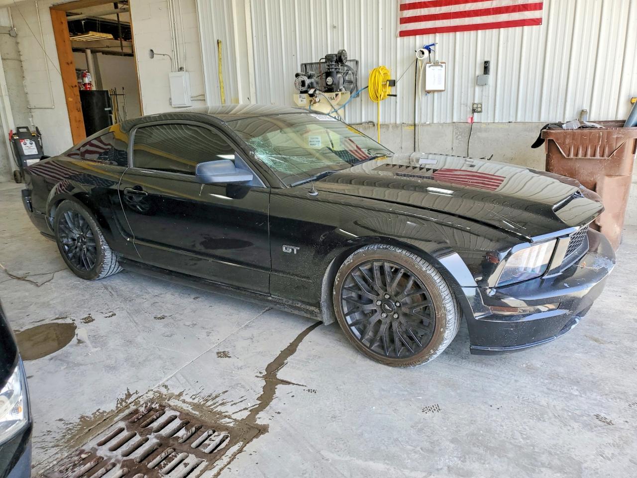 2005 Ford Mustang Gt Черный vin: 1ZVFT82H655158739