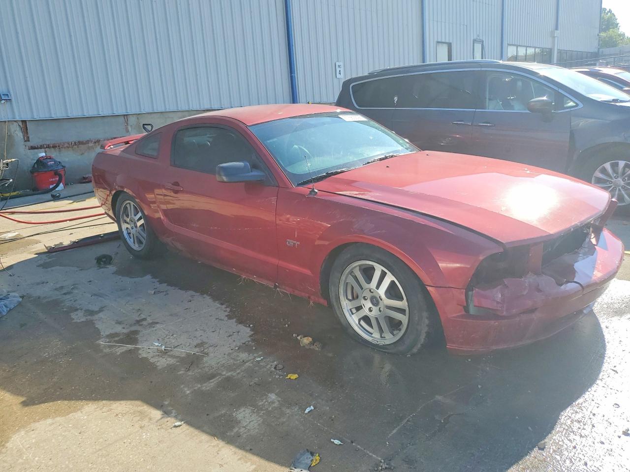 2005 Ford Mustang Gt Красный vin: 1ZVFT82H655256072