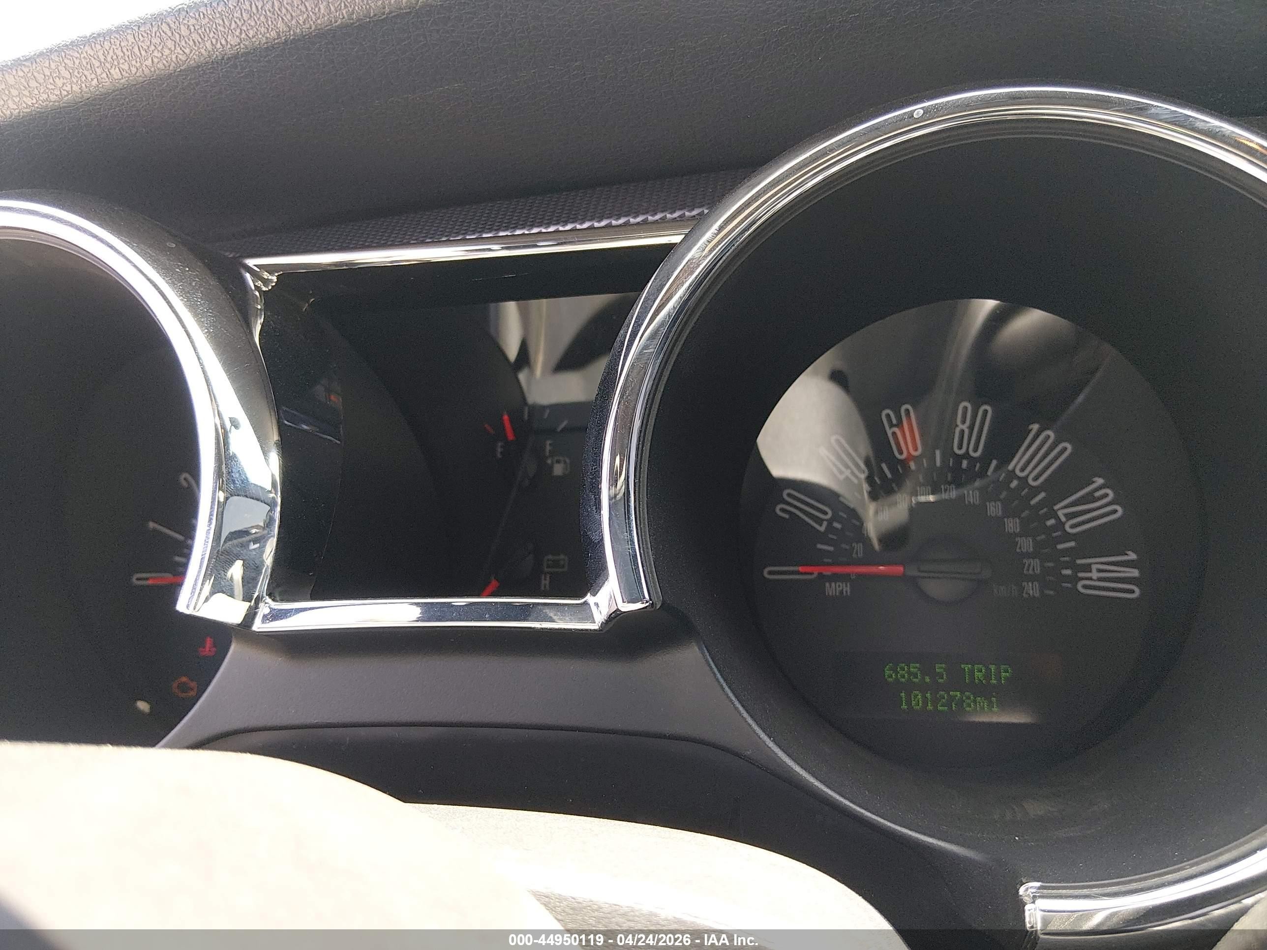 2007 Ford Mustang Gt Deluxe/gt Premium White vin: 1ZVFT82H675273795