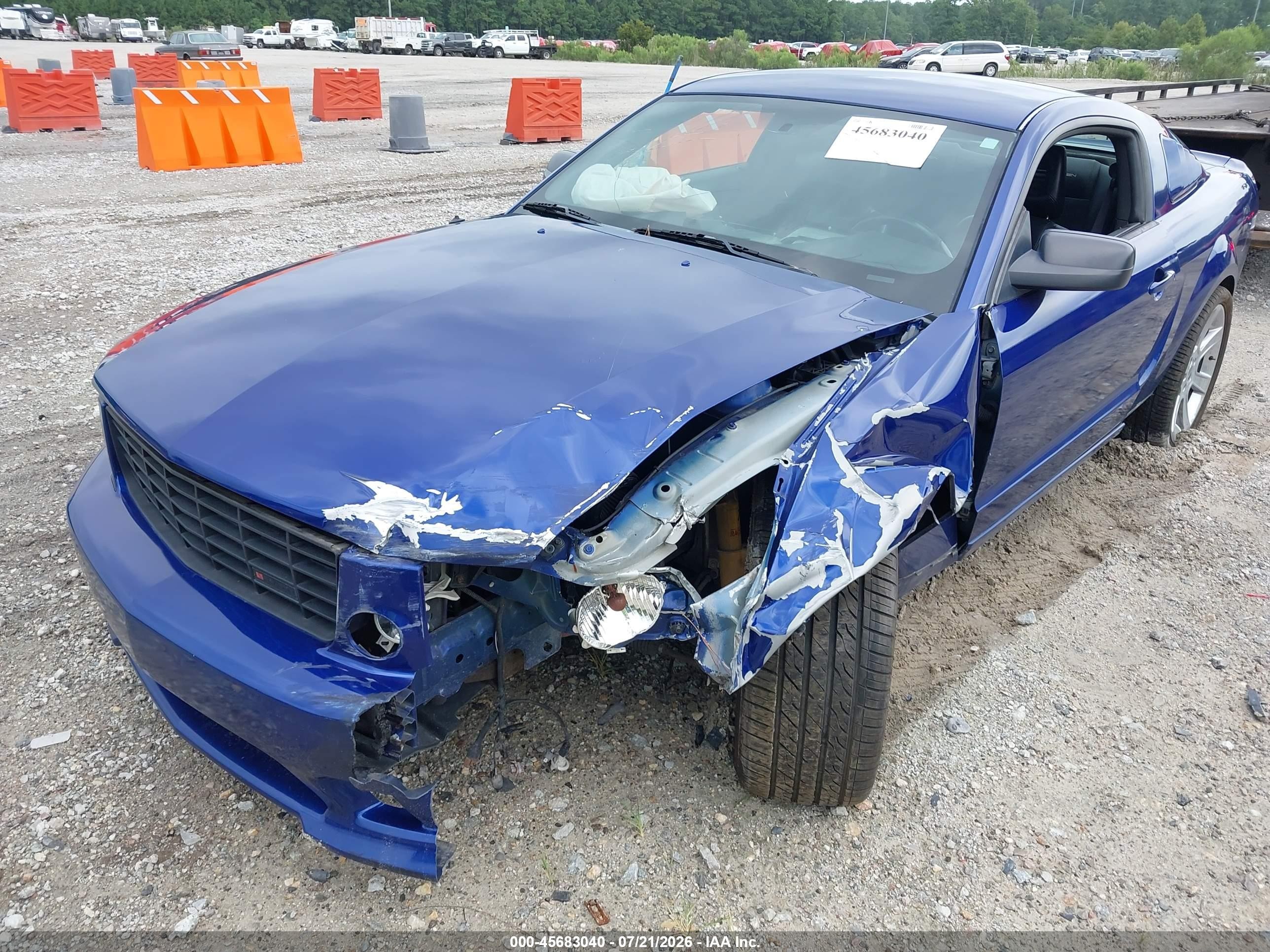 2005 Ford Mustang Gt Deluxe/gt Premium Blue vin: 1ZVFT82H755233173