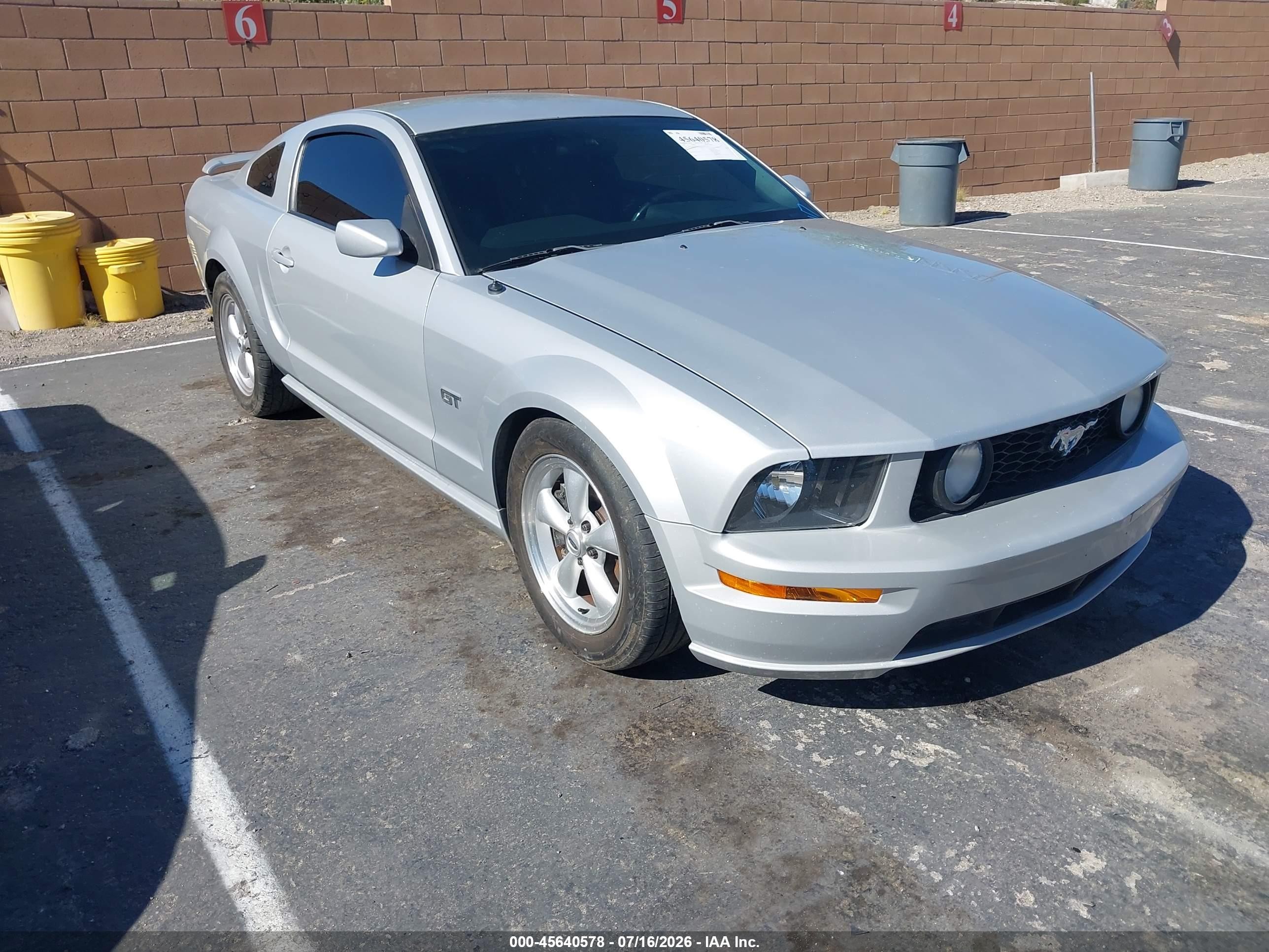 2007 Ford Mustang Gt Deluxe/gt Premium Silver vin: 1ZVFT82H775224668