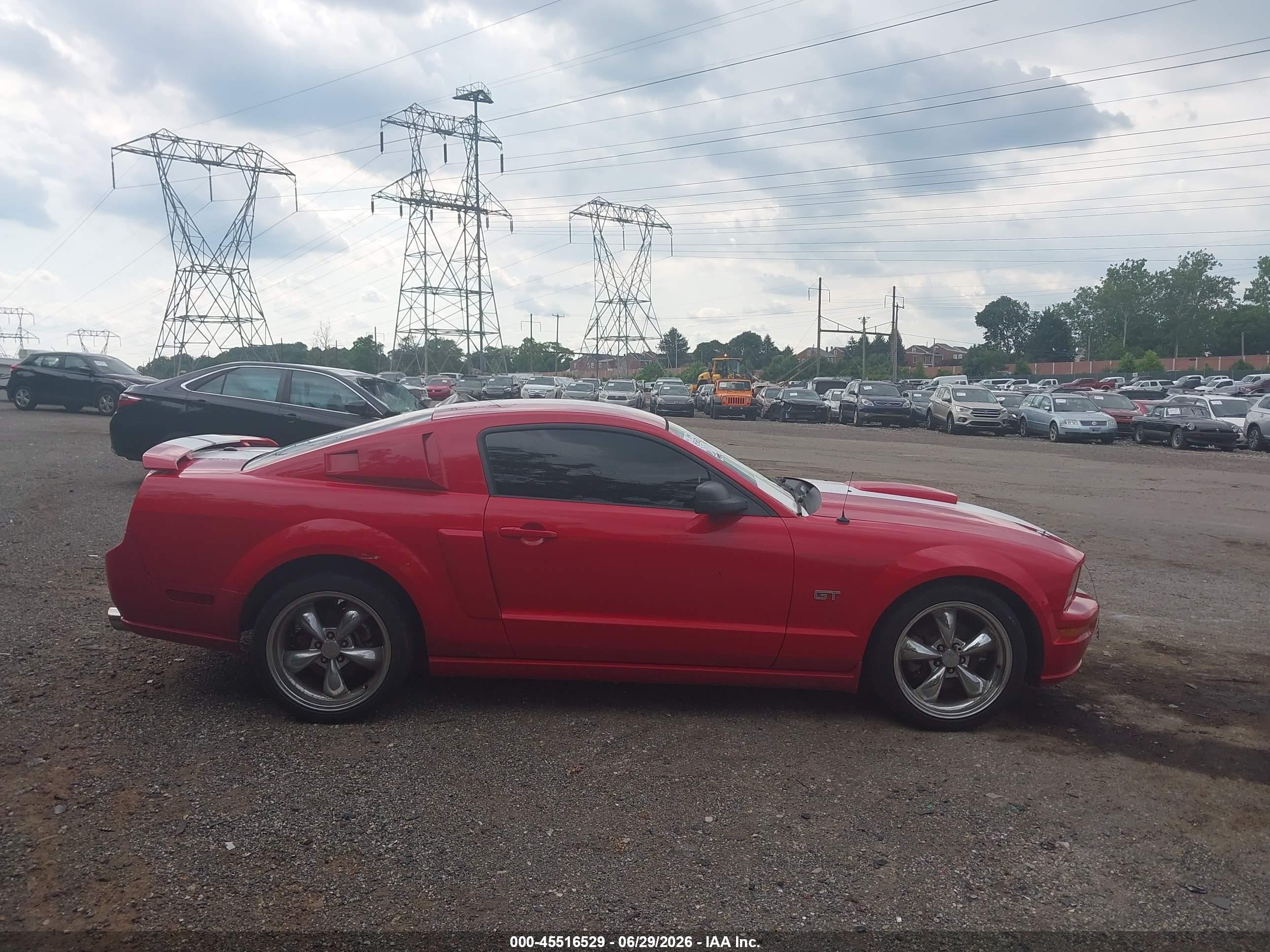 2007 Ford Mustang Gt Deluxe/gt Premium Red vin: 1ZVFT82H775233516