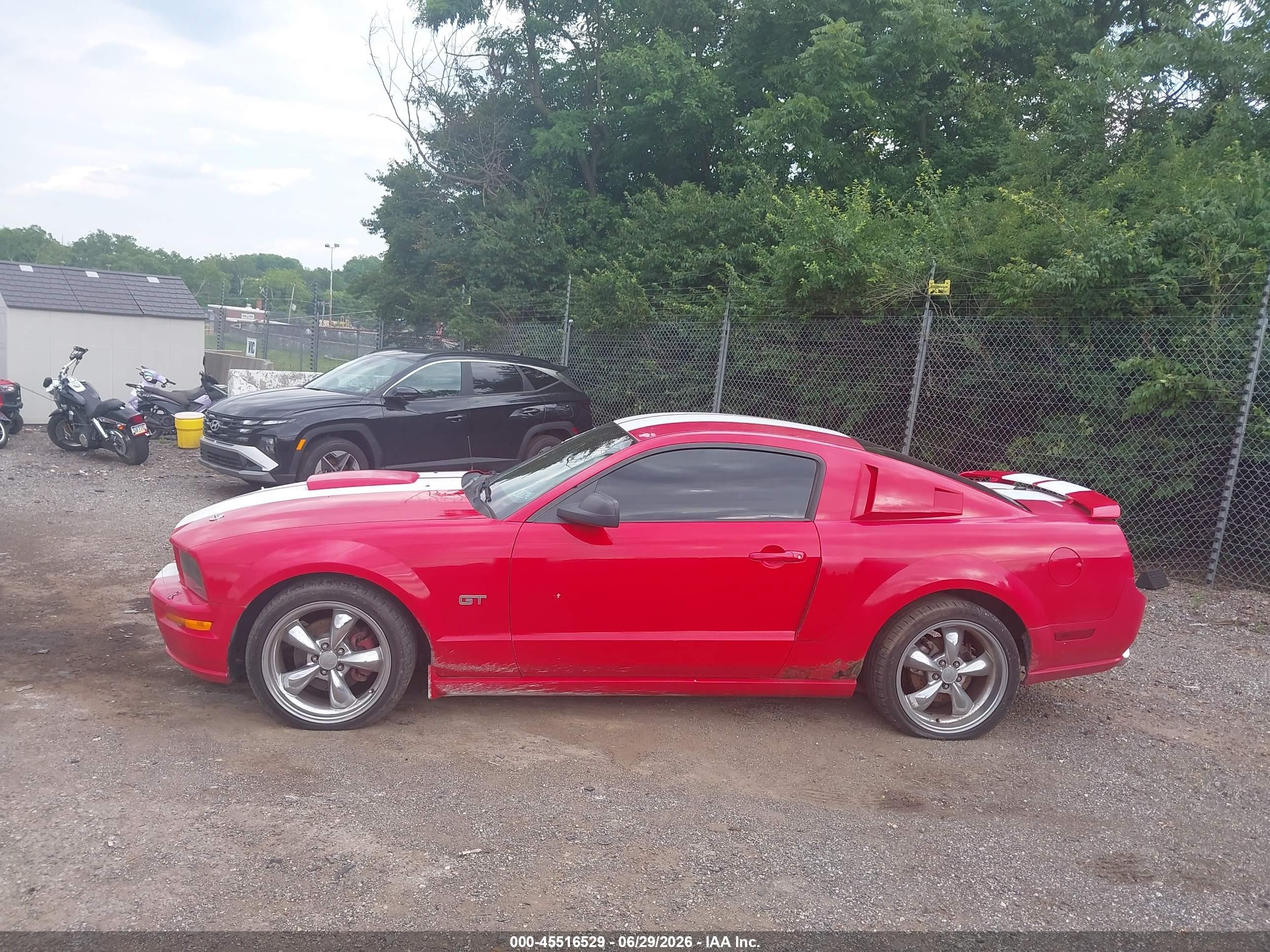 2007 Ford Mustang Gt Deluxe/gt Premium Red vin: 1ZVFT82H775233516