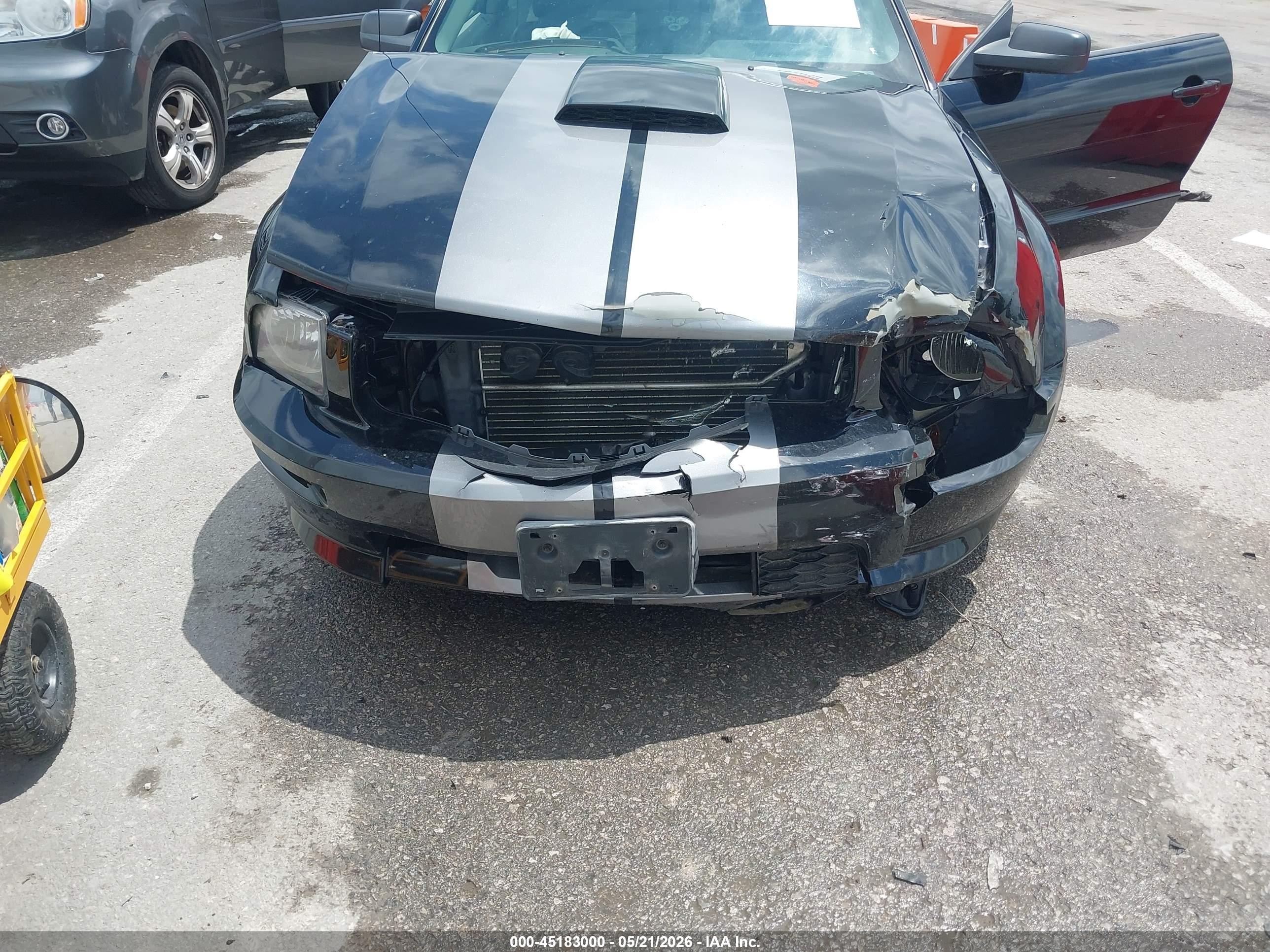 2007 Ford Mustang Gt Deluxe/gt Premium Black vin: 1ZVFT82H775248128