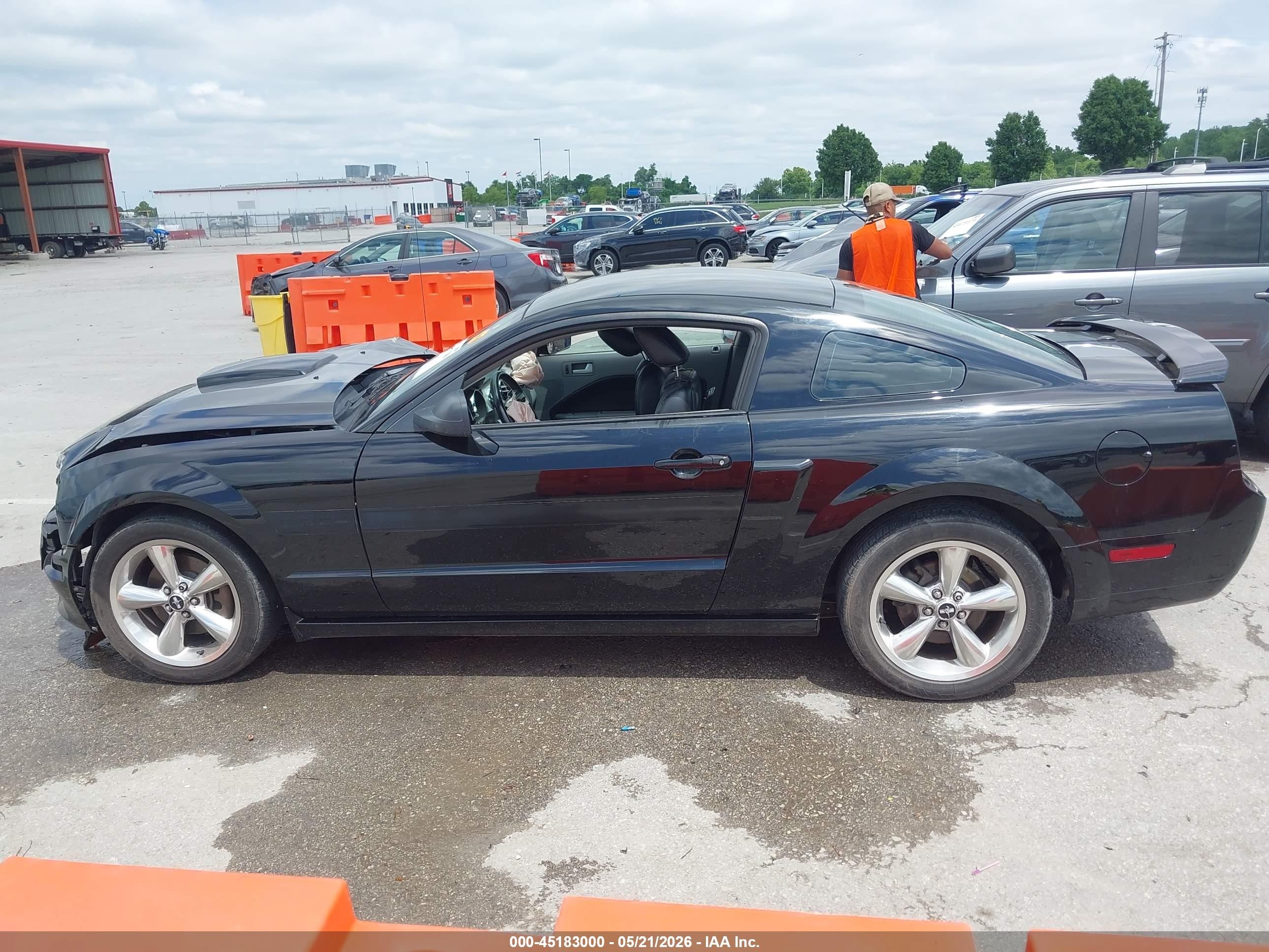 2007 Ford Mustang Gt Deluxe/gt Premium Black vin: 1ZVFT82H775248128