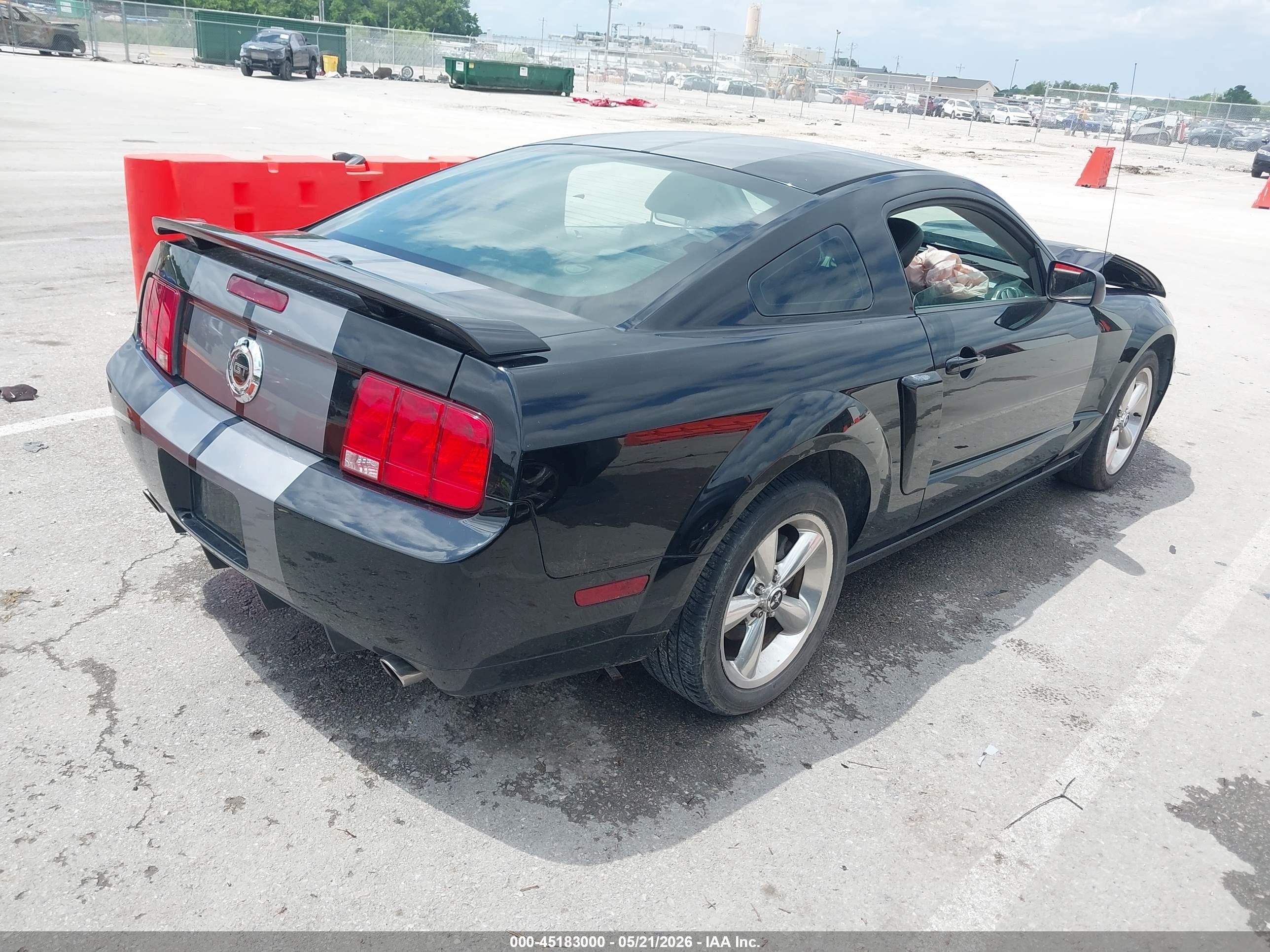 2007 Ford Mustang Gt Deluxe/gt Premium Black vin: 1ZVFT82H775248128