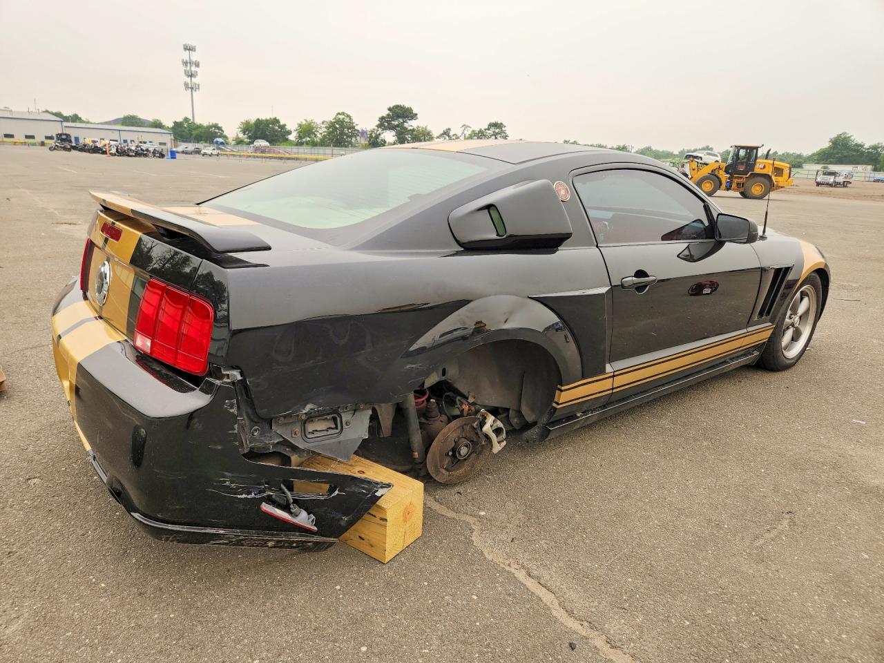 2005 Ford Mustang Gt Черный vin: 1ZVFT82H855241511