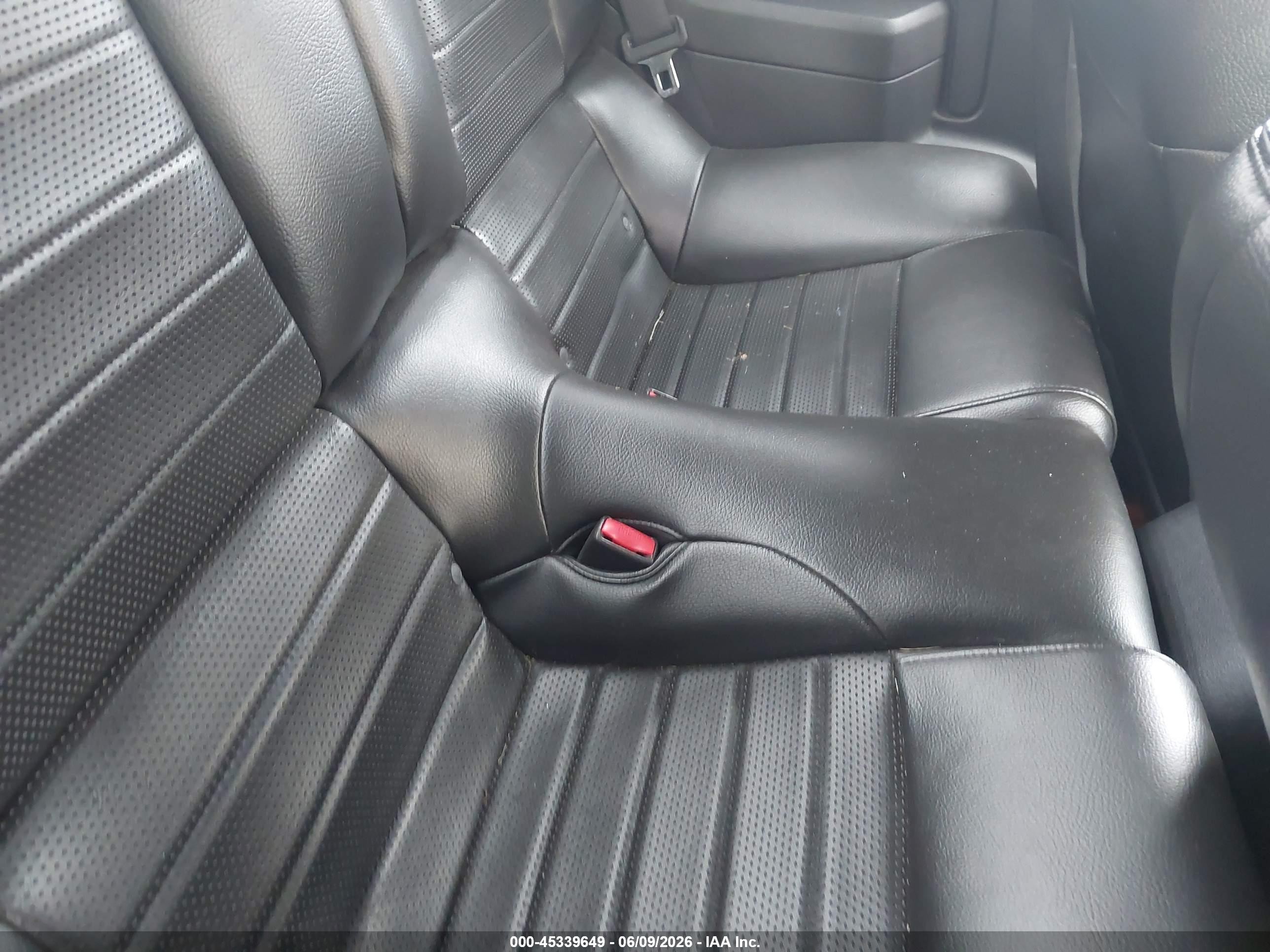 2005 Ford Mustang Gt Deluxe/gt Premium Красный vin: 1ZVFT82H955210266