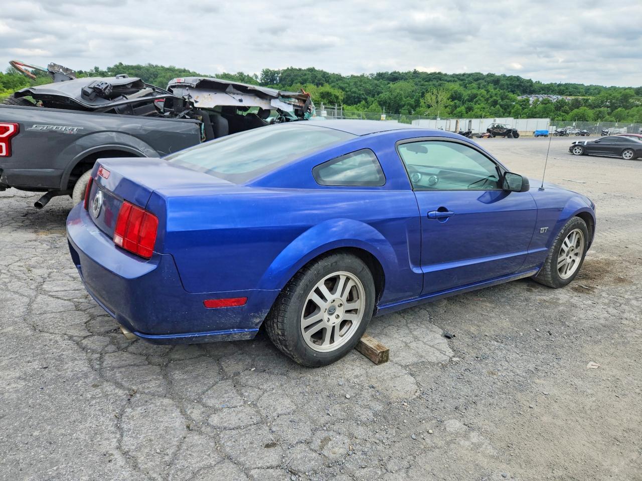 2005 Ford Mustang Gt Синий vin: 1ZVFT82HX55196118