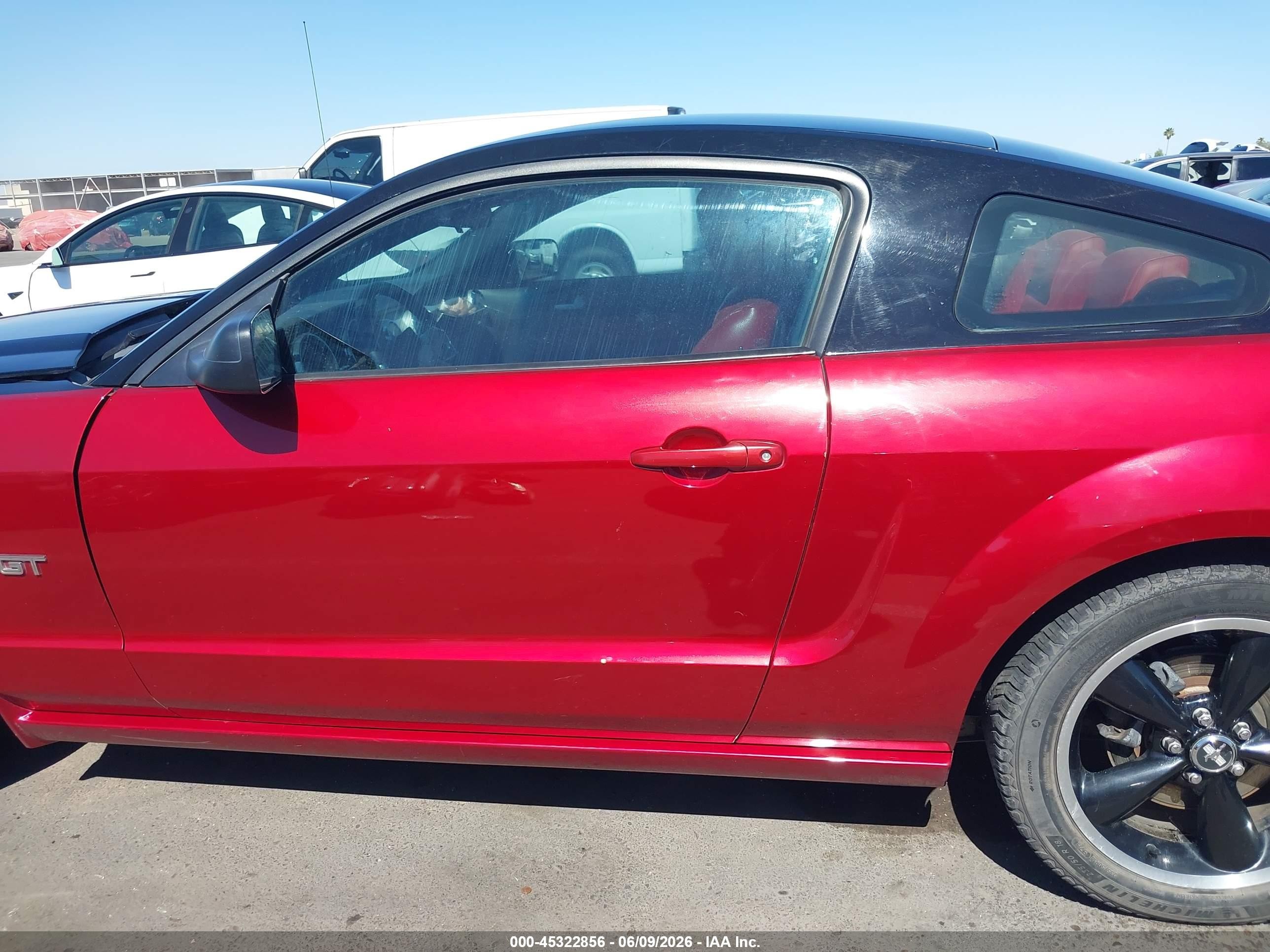 2006 Ford Mustang Gt Красный vin: 1ZVFT82HX65203375