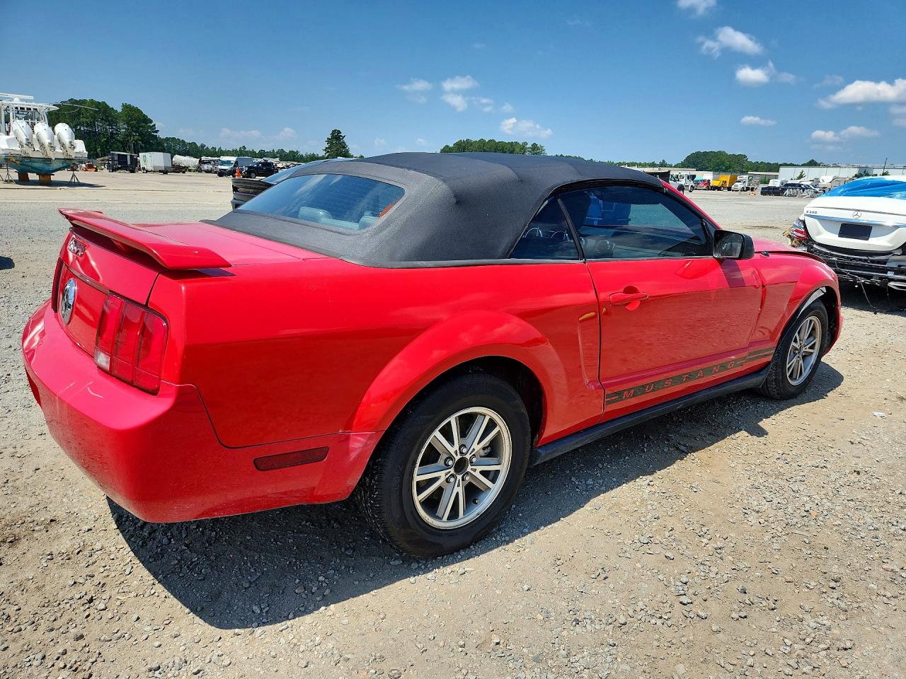 2005 Ford Mustang Red vin: 1ZVFT84N055247161