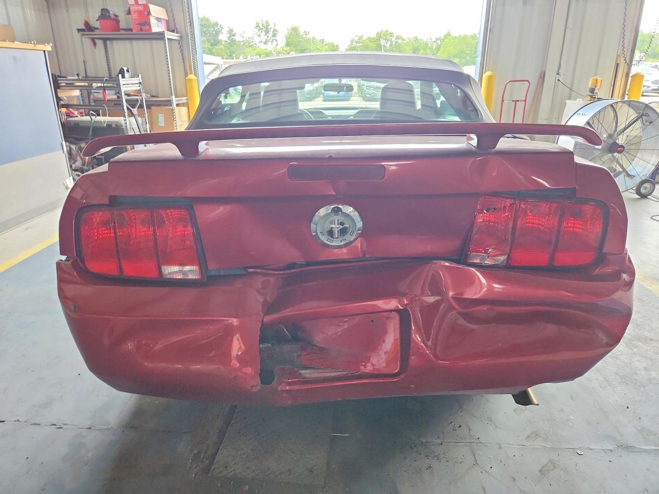 2006 Ford Mustang V6 Convertible Red vin: 1ZVFT84N065224819