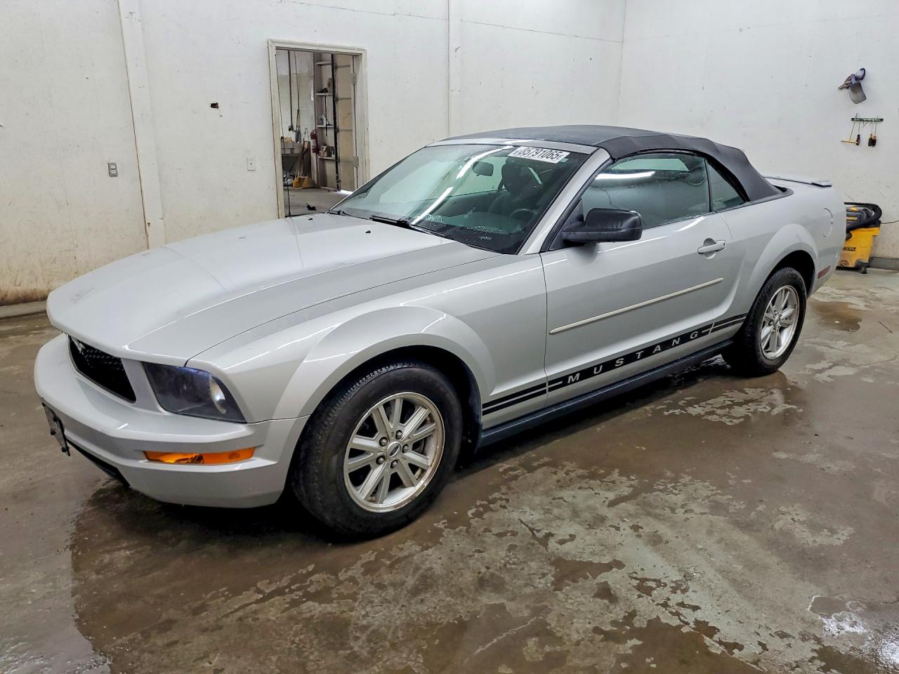 2007 Ford Mustang Silver vin: 1ZVFT84N075201347