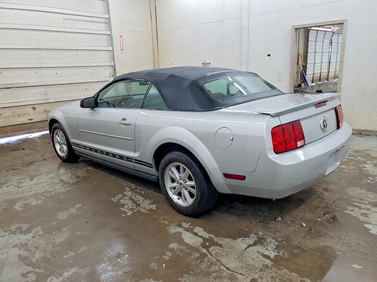 2007 Ford Mustang Silver vin: 1ZVFT84N075201347