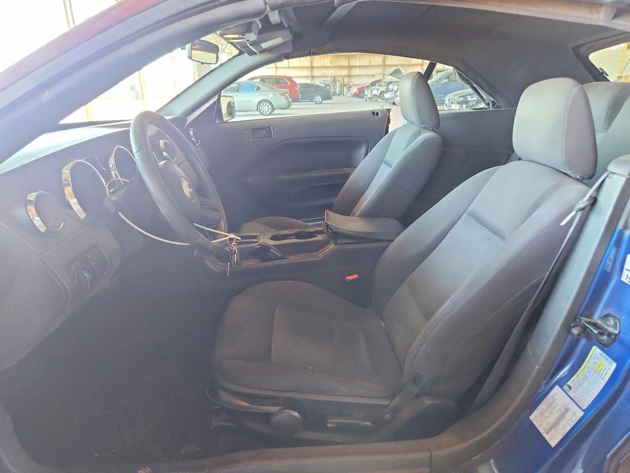 2007 Ford Mustang Maroon vin: 1ZVFT84N175196529