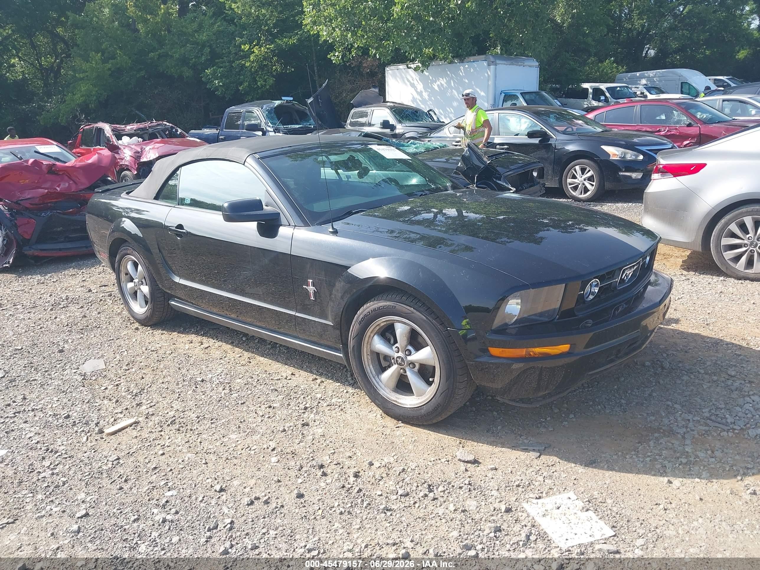 2007 Ford Mustang V6 Deluxe/v6 Premium Black vin: 1ZVFT84N175320637