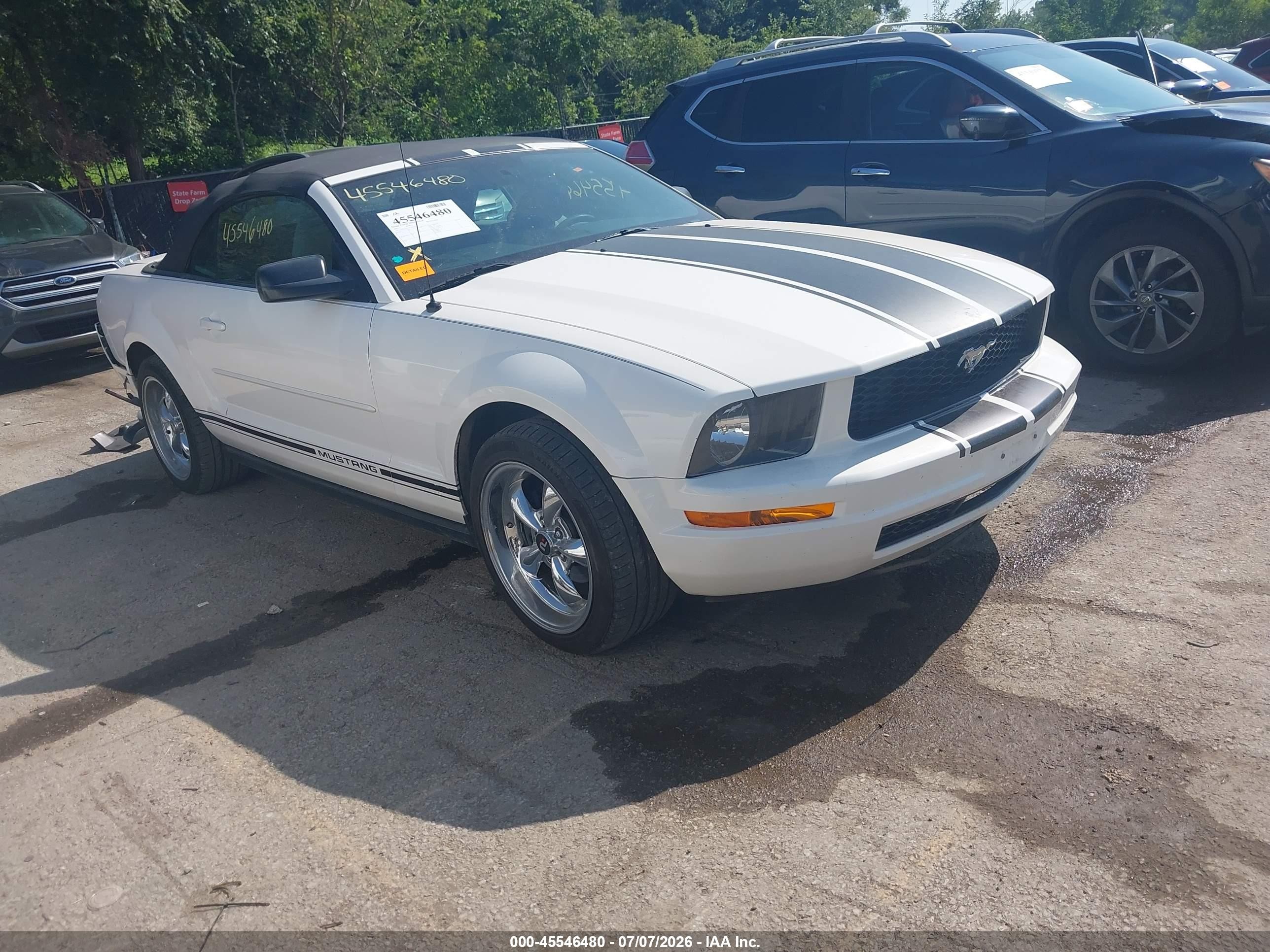 2007 Ford Mustang V6 Deluxe/v6 Premium White vin: 1ZVFT84N175361379