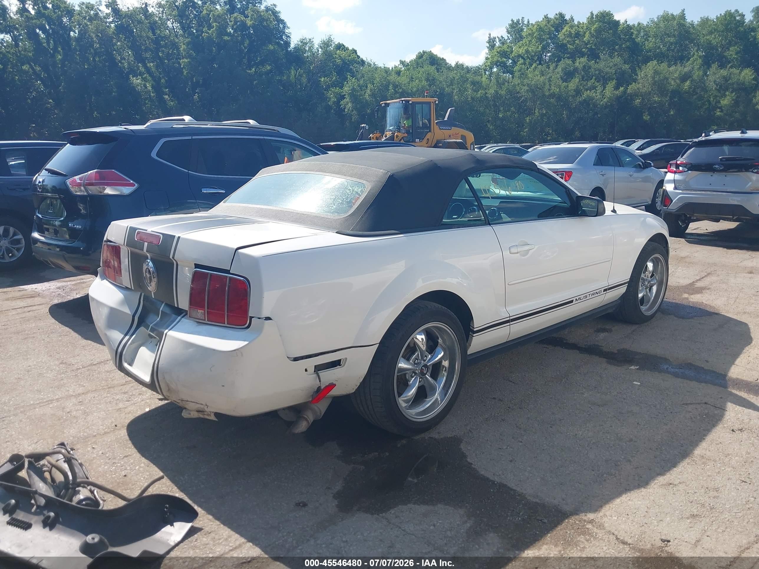 2007 Ford Mustang V6 Deluxe/v6 Premium White vin: 1ZVFT84N175361379