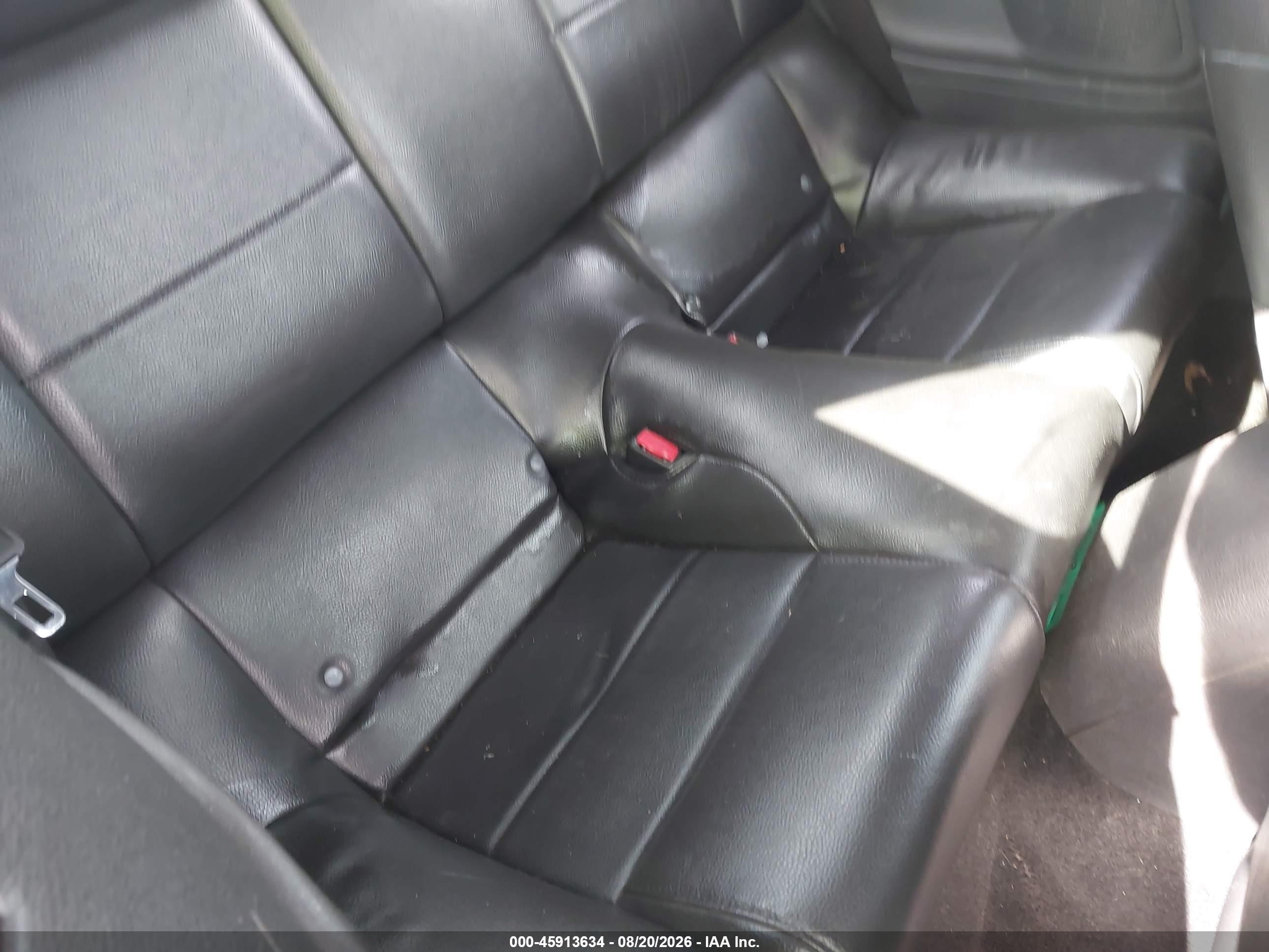 2005 Ford Mustang   Синий vin: 1ZVFT84N255256315