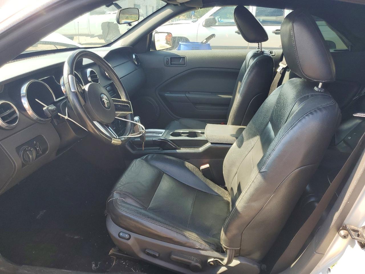2005 Ford Mustang Silver vin: 1ZVFT84N355194469