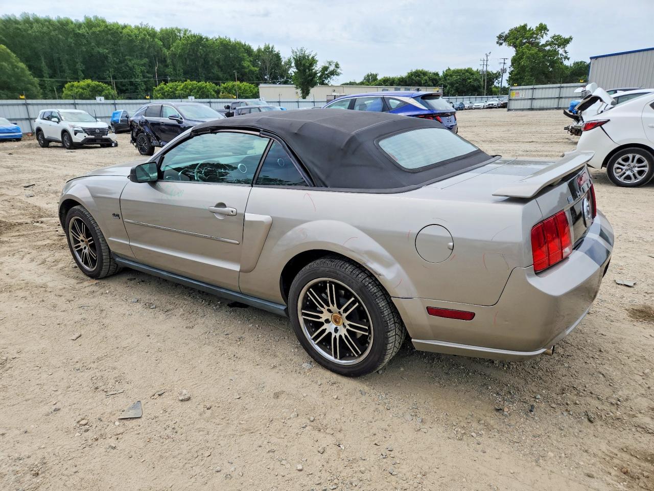 2005 Ford Mustang Silver vin: 1ZVFT84N355215840