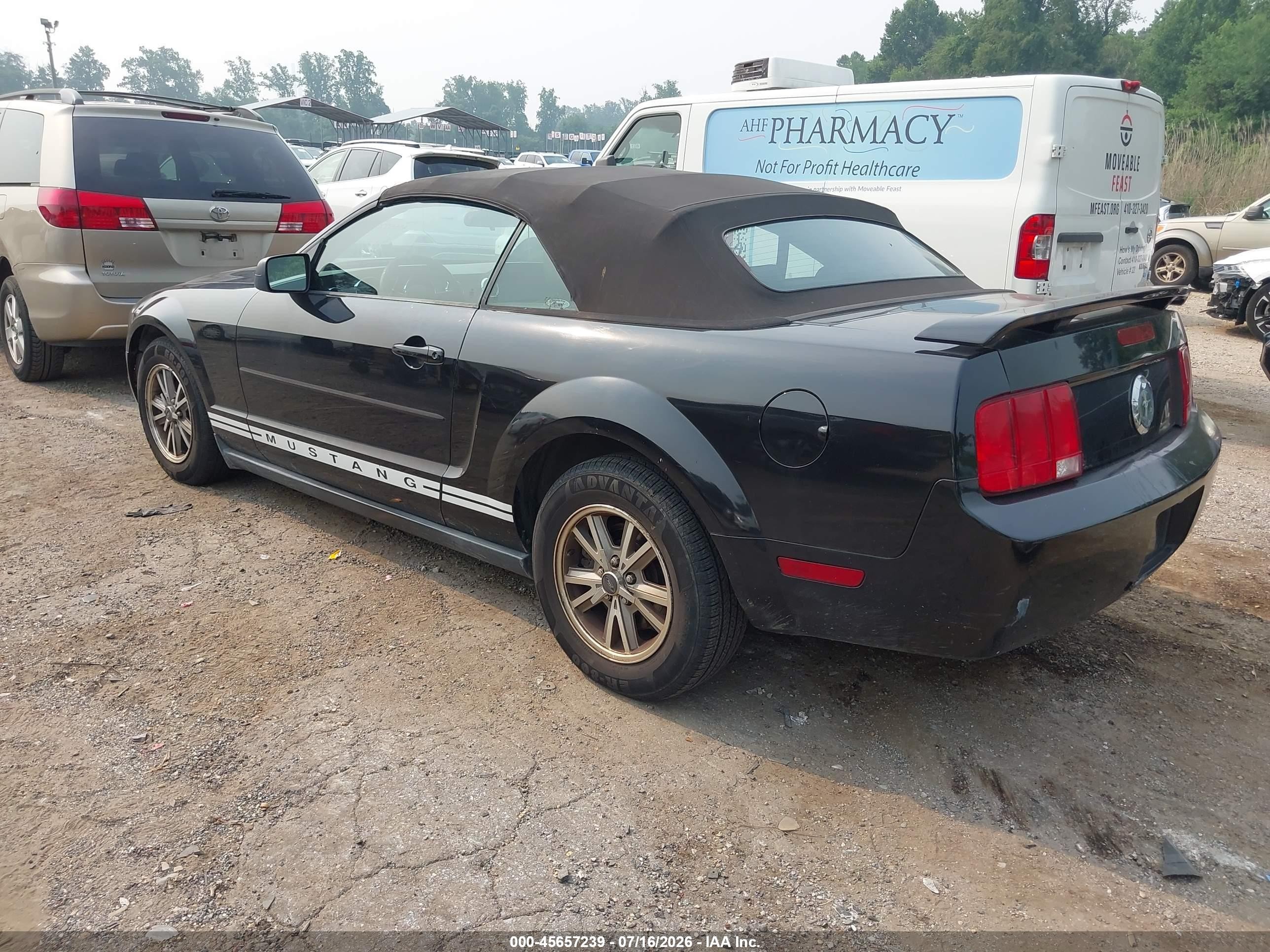 2005 Ford Mustang   Черный vin: 1ZVFT84N355225154
