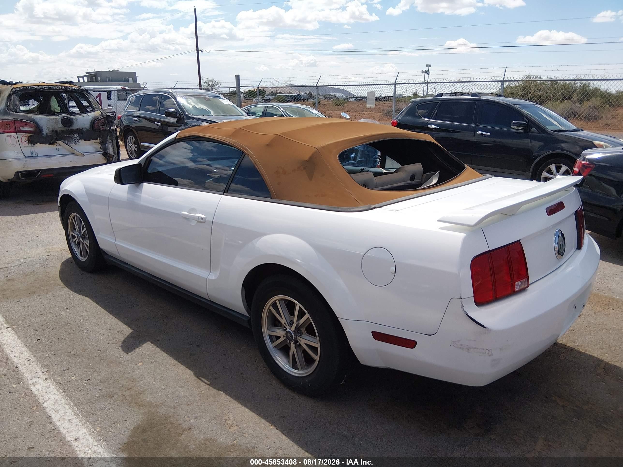 2005 Ford Mustang   Белый vin: 1ZVFT84N355256534