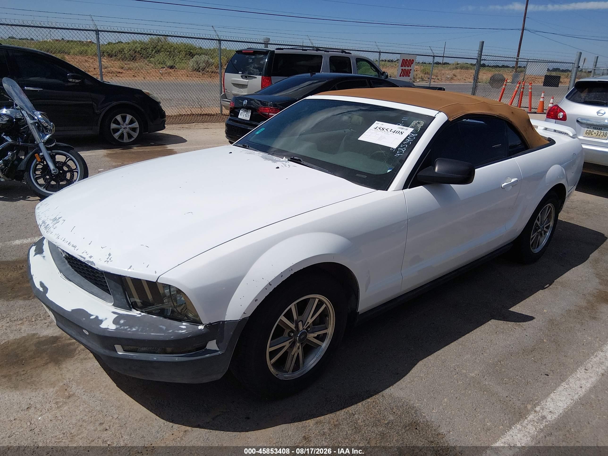 2005 Ford Mustang   Белый vin: 1ZVFT84N355256534