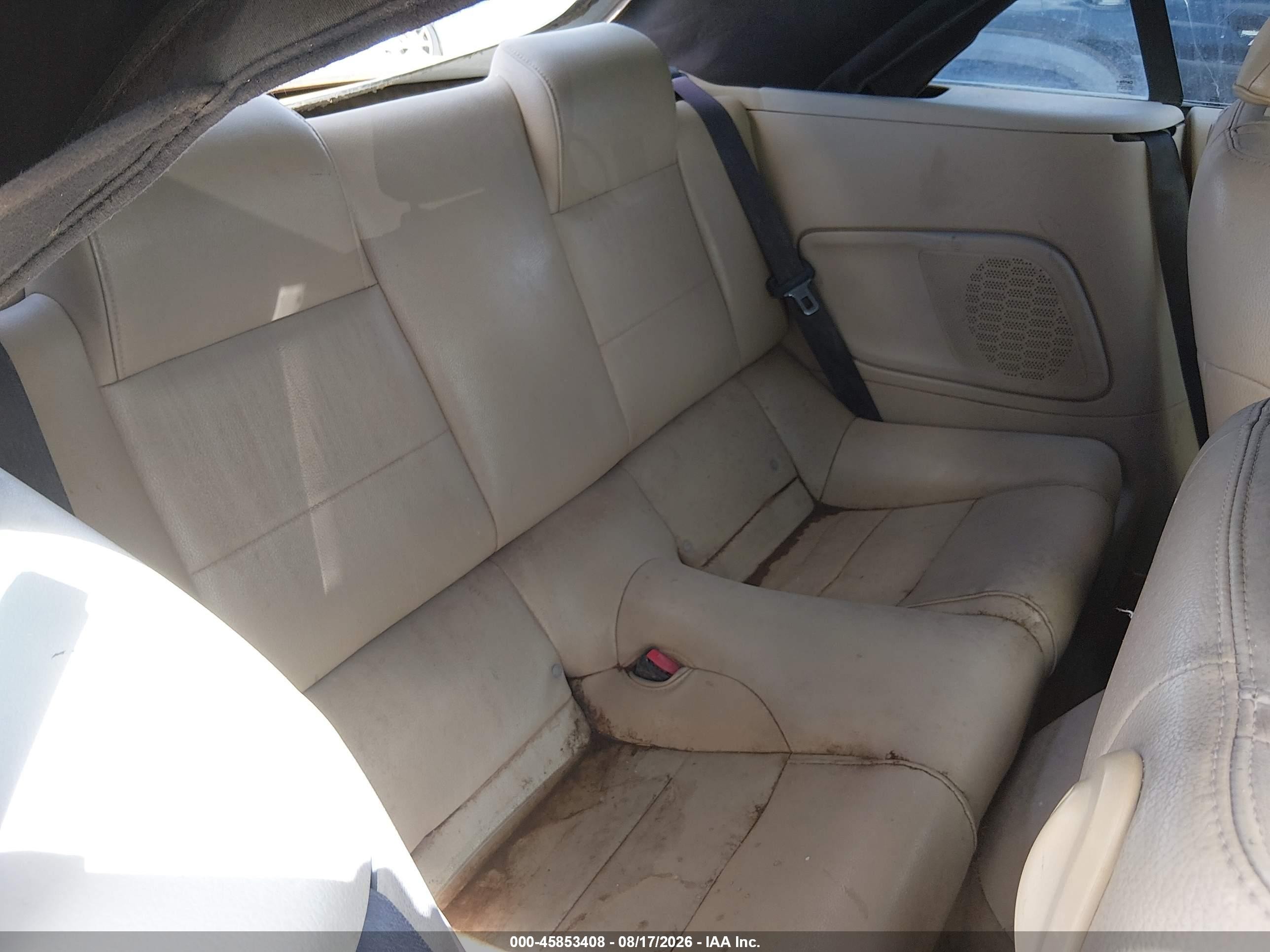 2005 Ford Mustang   Белый vin: 1ZVFT84N355256534