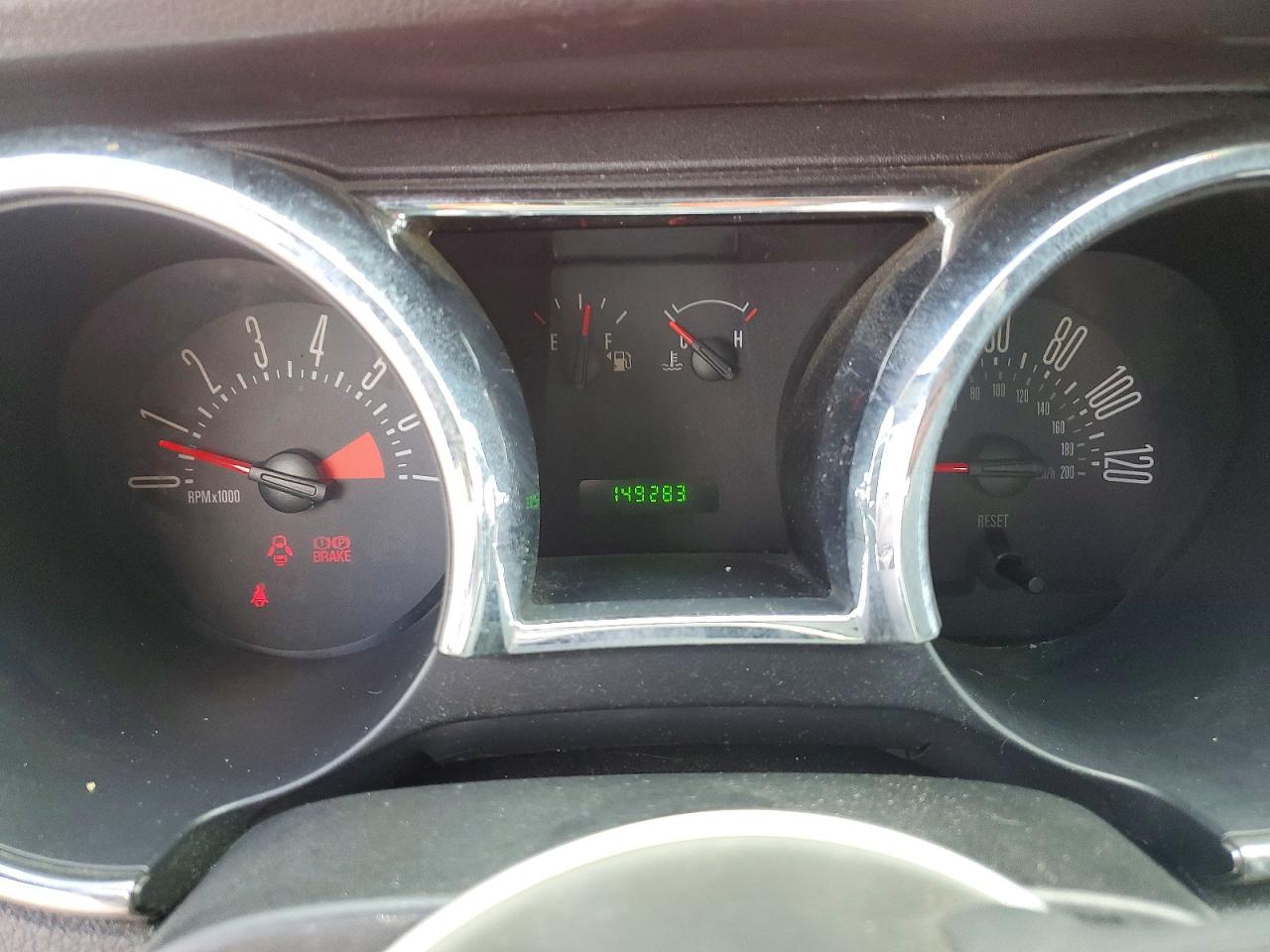 2006 Ford Mustang Red vin: 1ZVFT84N365224846