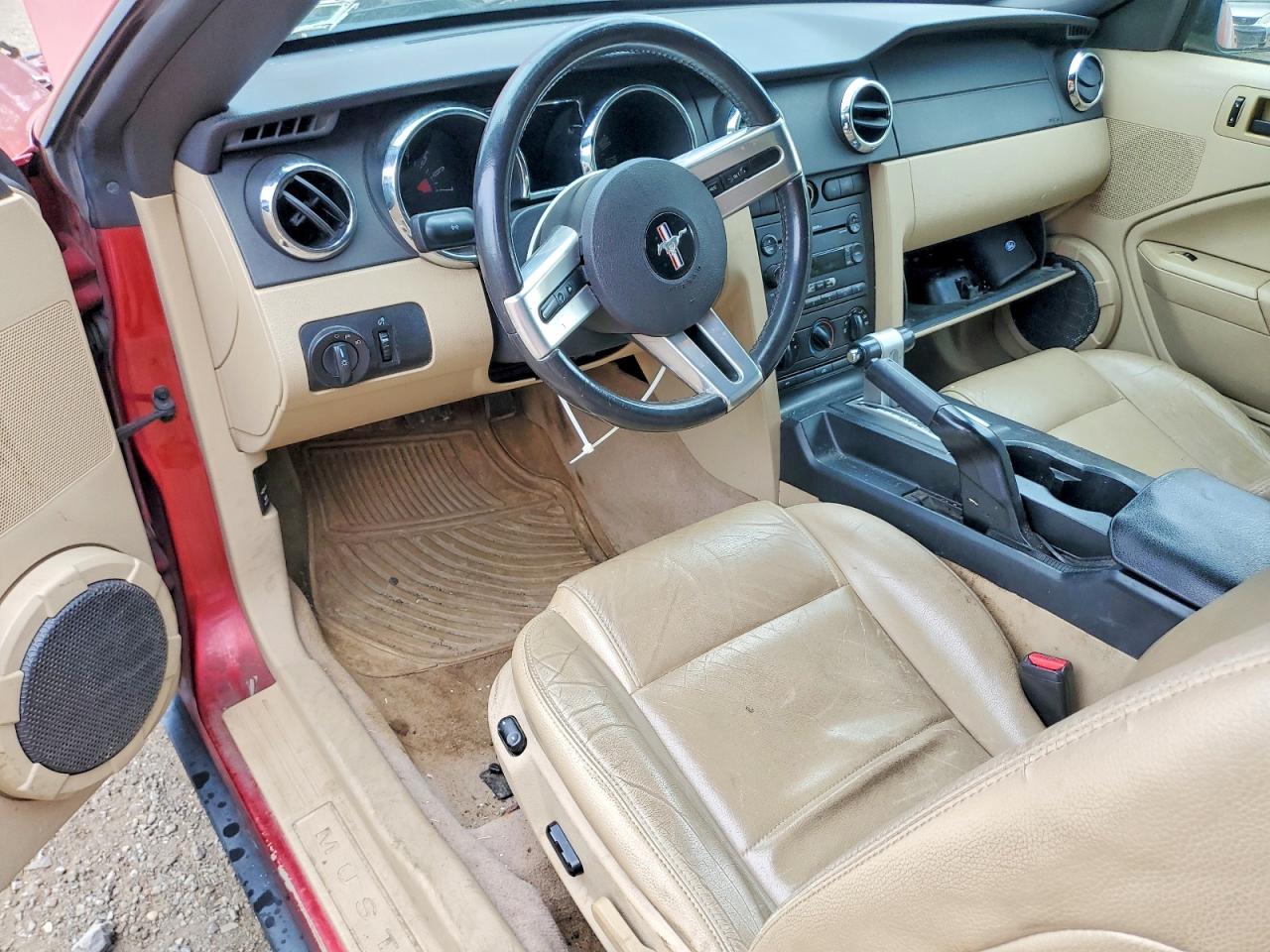 2005 Ford Mustang Красный vin: 1ZVFT84N455227592