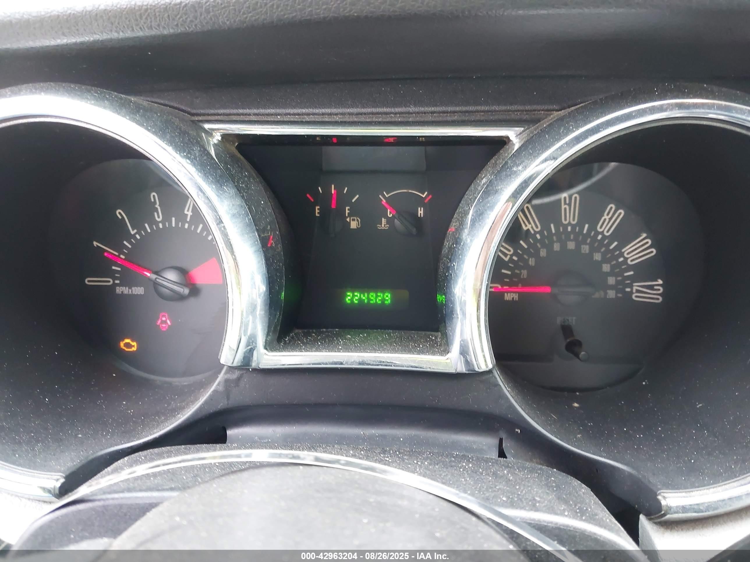 2006 Ford Mustang V6 White vin: 1ZVFT84N465184809