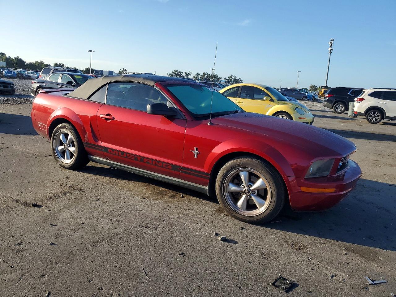 2007 Ford Mustang Red vin: 1ZVFT84N475263818