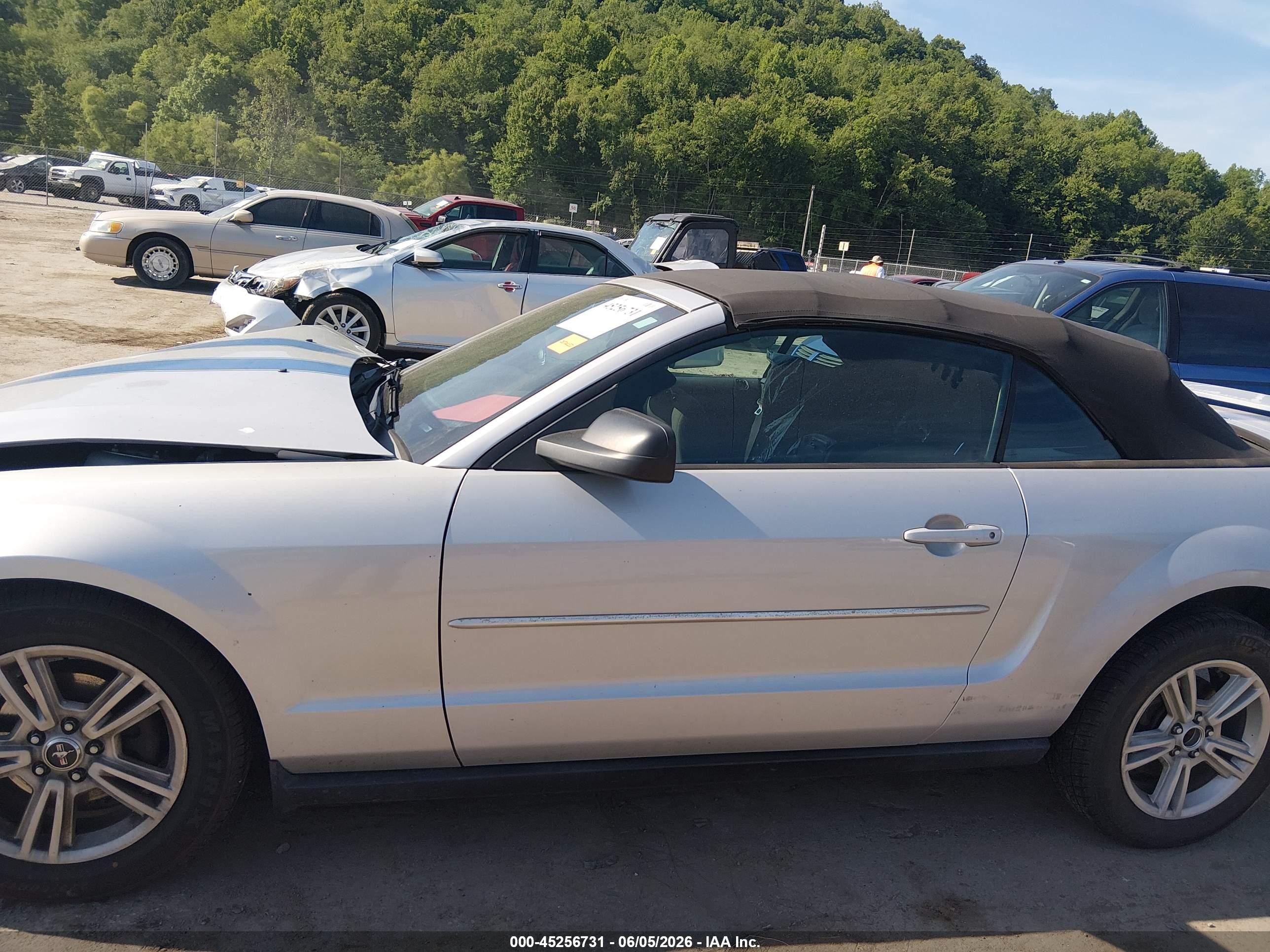 2007 Ford Mustang Silver vin: 1ZVFT84N475265794