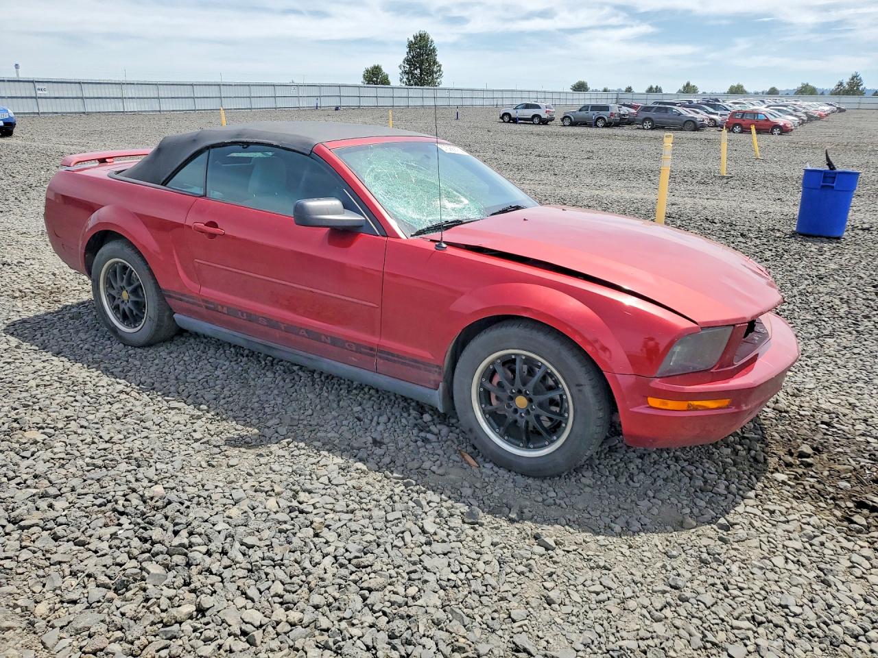 2005 Ford Mustang Red vin: 1ZVFT84N555197616