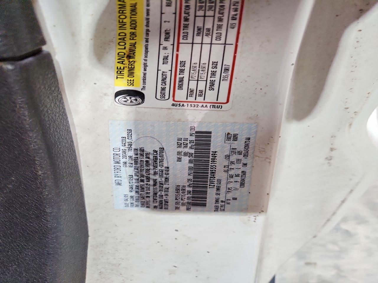 2005 Ford Mustang White vin: 1ZVFT84N555199494