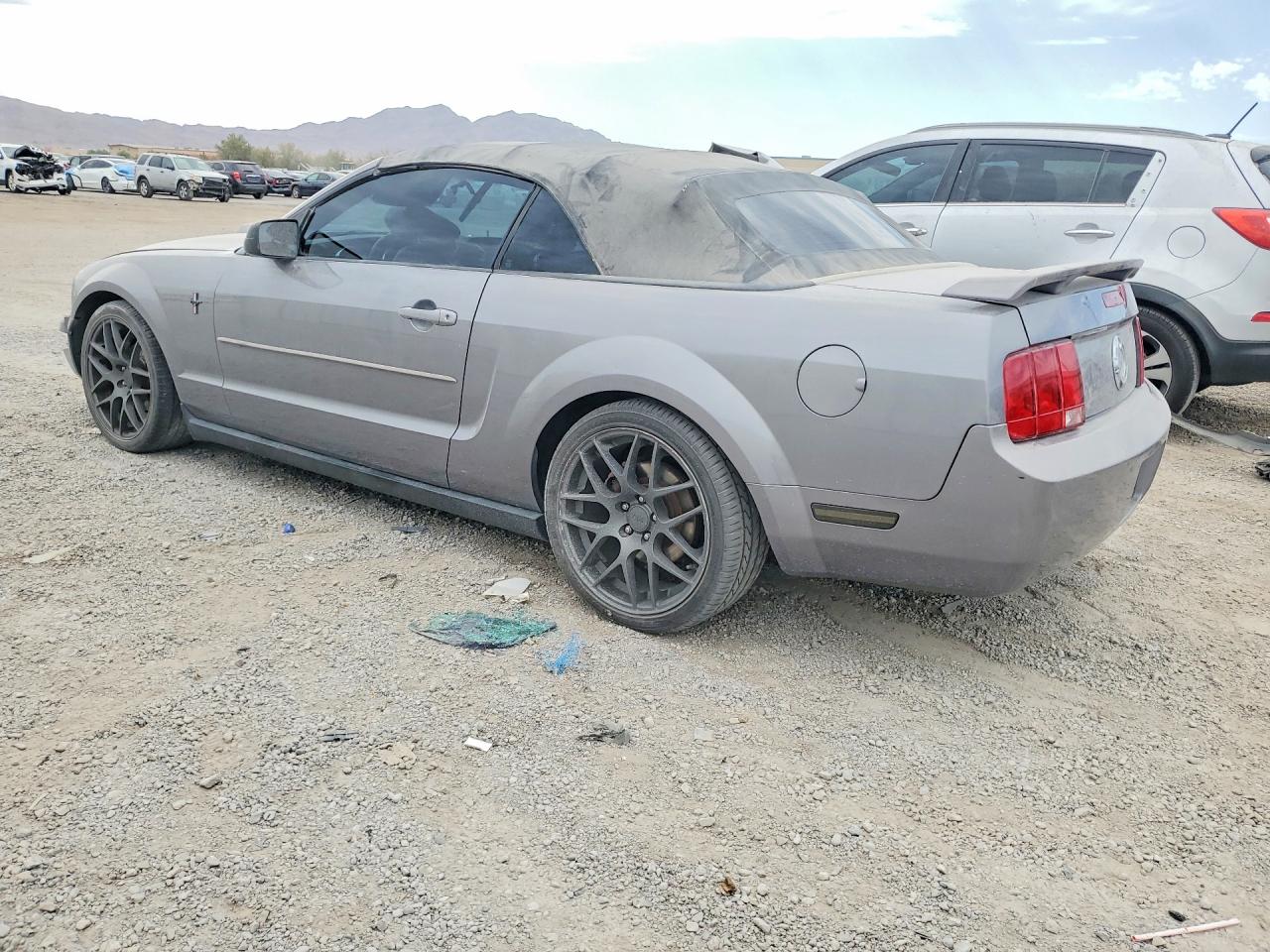 2006 Ford Mustang Серебряный vin: 1ZVFT84N565254754