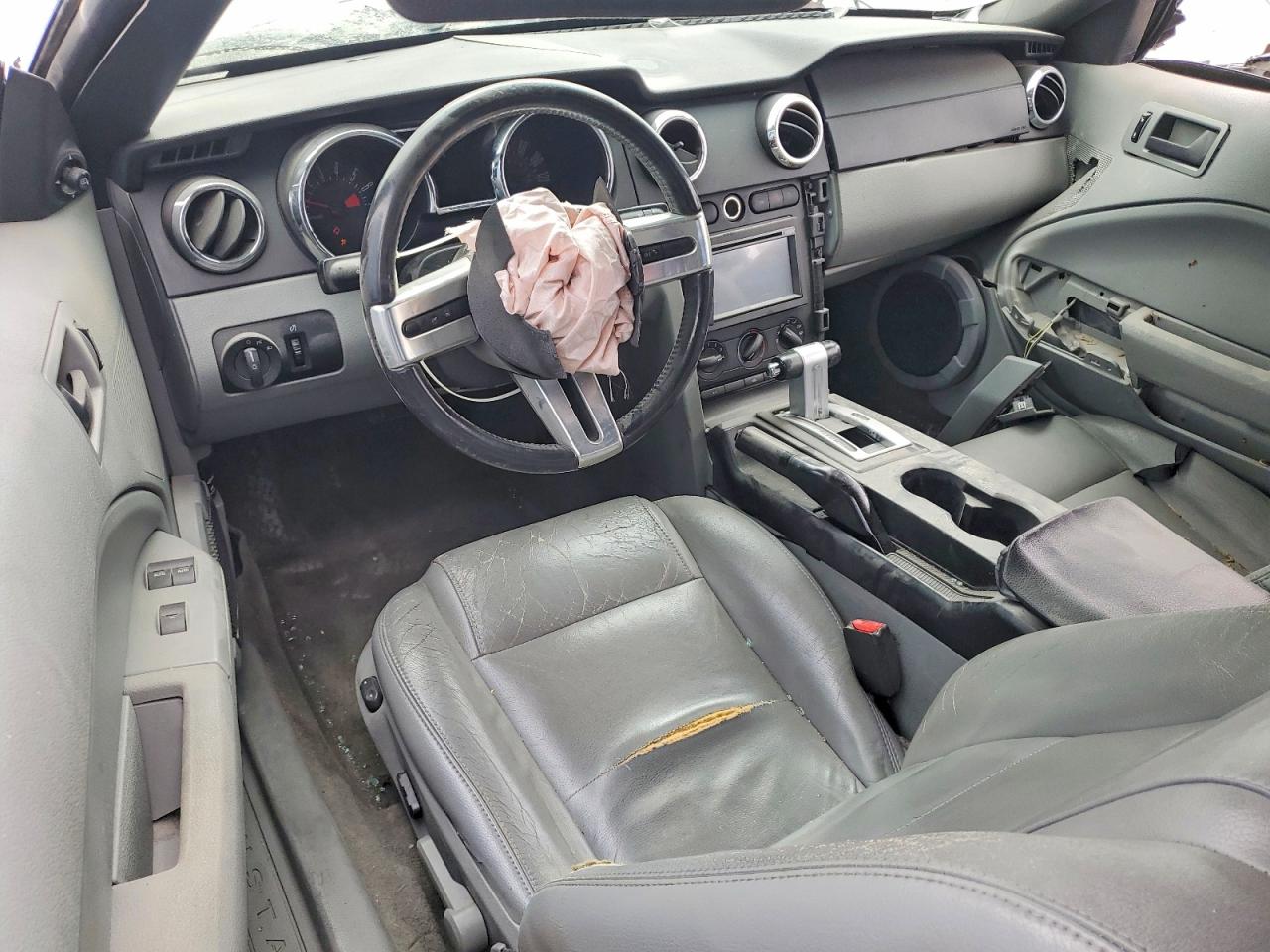 2006 Ford Mustang Серебряный vin: 1ZVFT84N565254754
