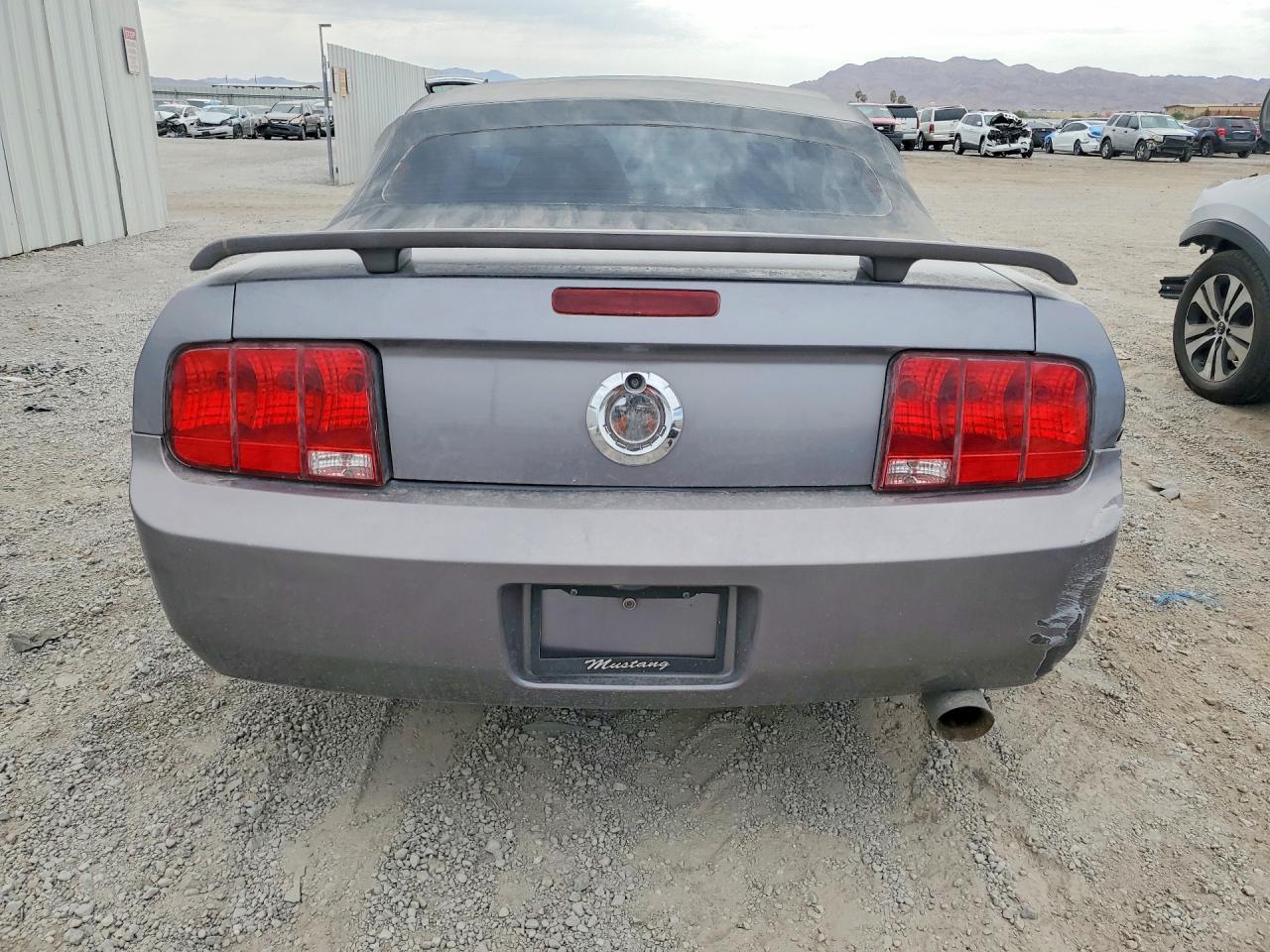 2006 Ford Mustang Серебряный vin: 1ZVFT84N565254754