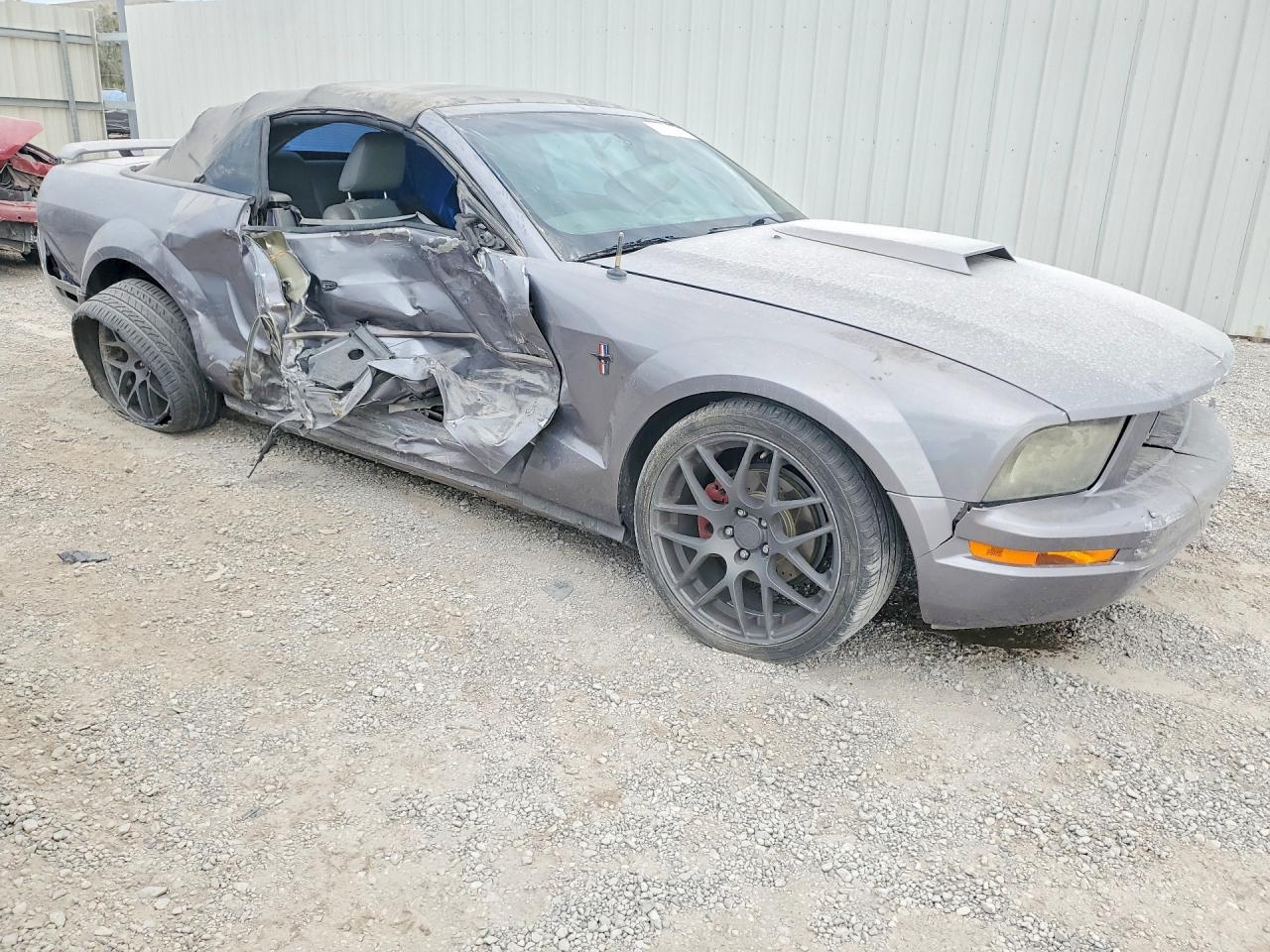 2006 Ford Mustang Серебряный vin: 1ZVFT84N565254754