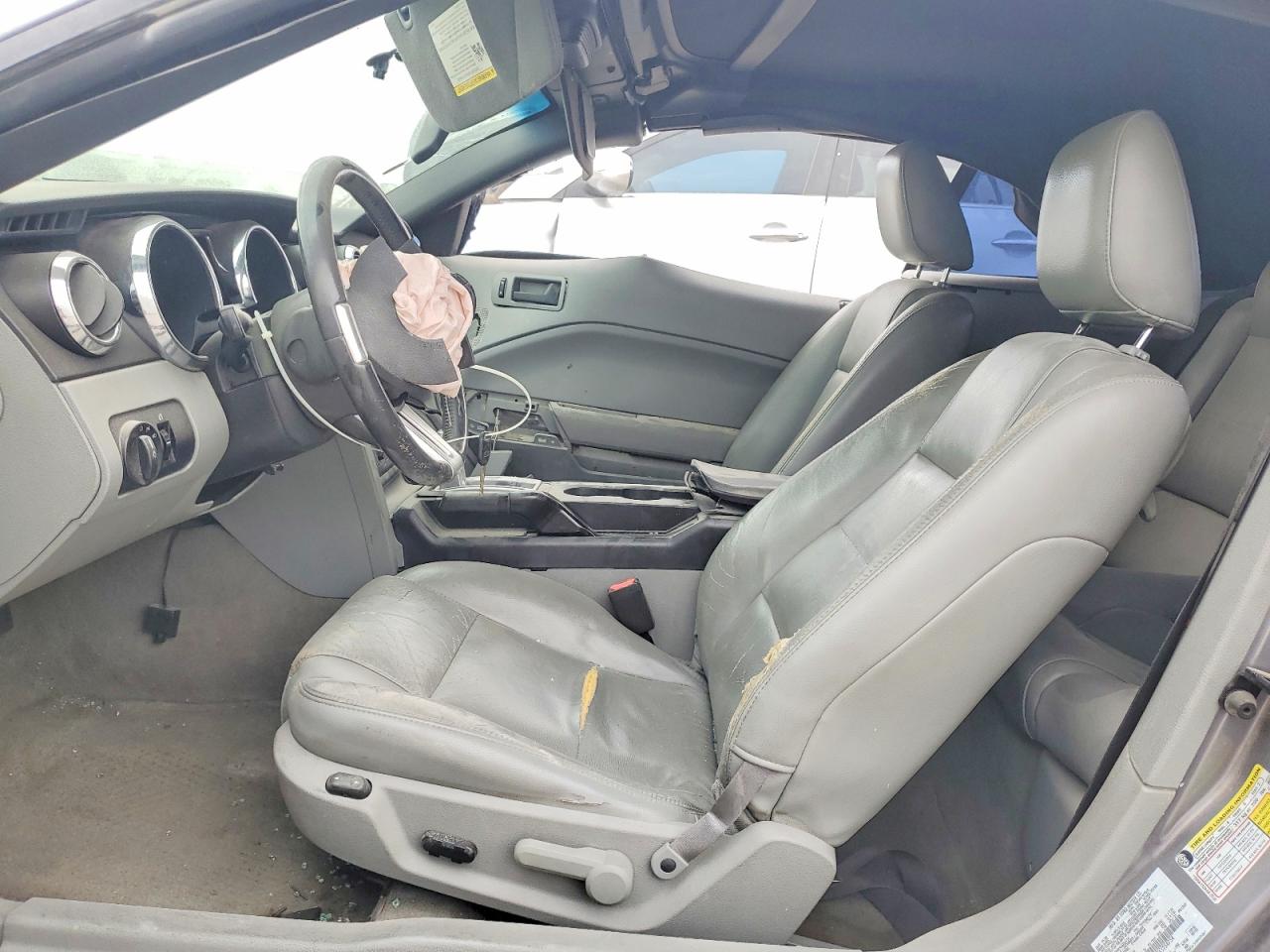 2006 Ford Mustang Серебряный vin: 1ZVFT84N565254754