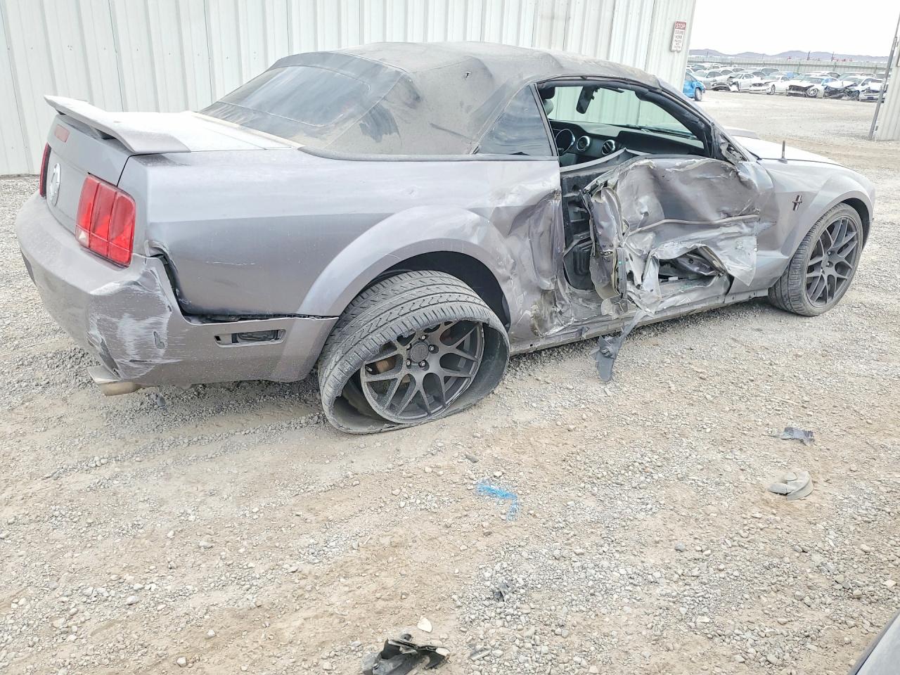 2006 Ford Mustang Серебряный vin: 1ZVFT84N565254754