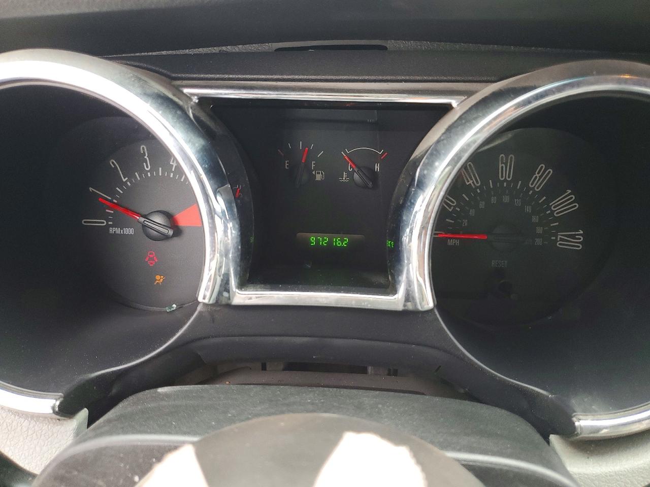 2006 Ford Mustang Серебряный vin: 1ZVFT84N565254754