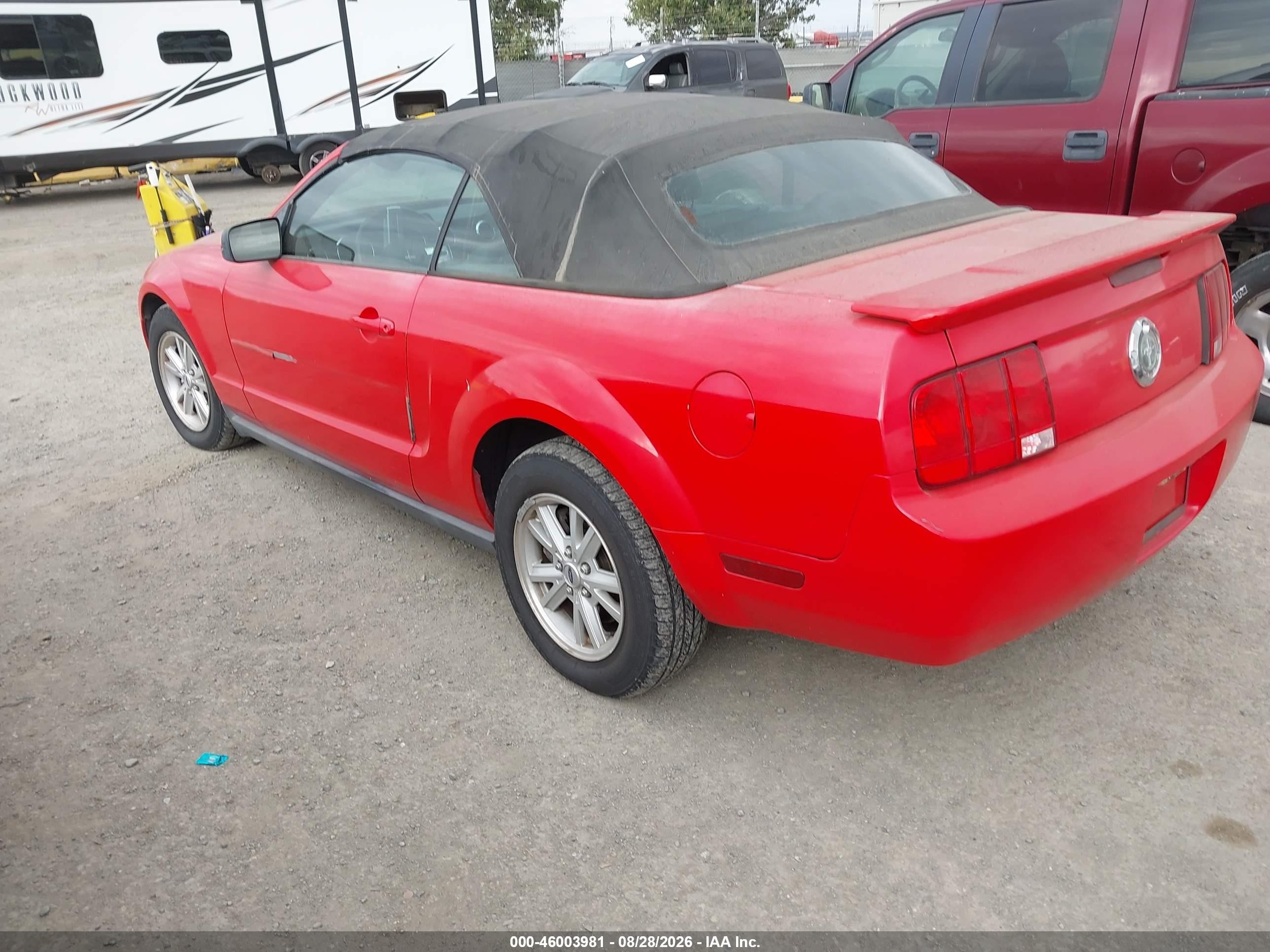 2007 Ford Mustang V6 Deluxe/v6 Premium Red vin: 1ZVFT84N575276593