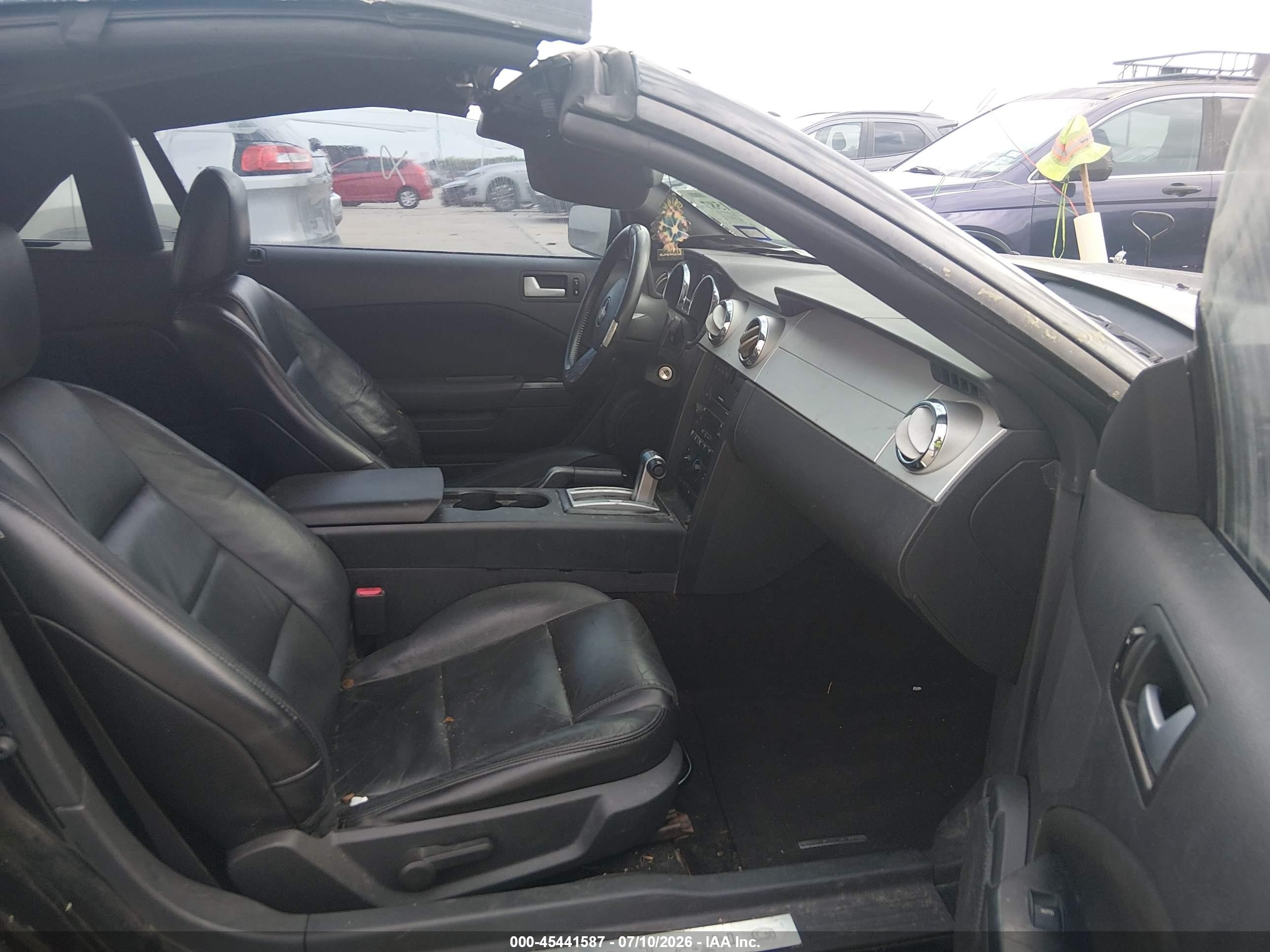 2007 Ford Mustang V6 Deluxe/v6 Premium Black vin: 1ZVFT84N575313805