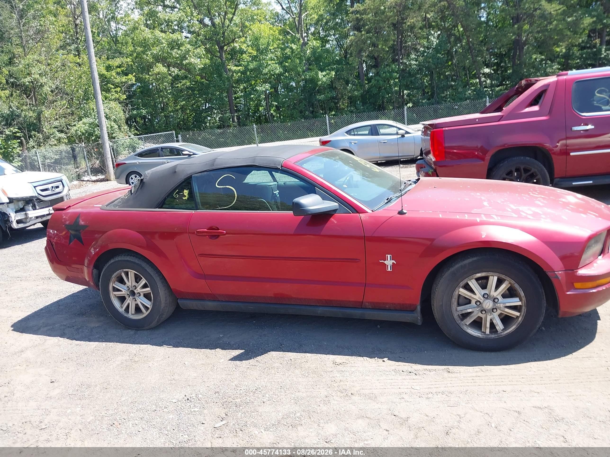 2007 Ford Mustang V6 Deluxe/v6 Premium Бордовый vin: 1ZVFT84N575355178